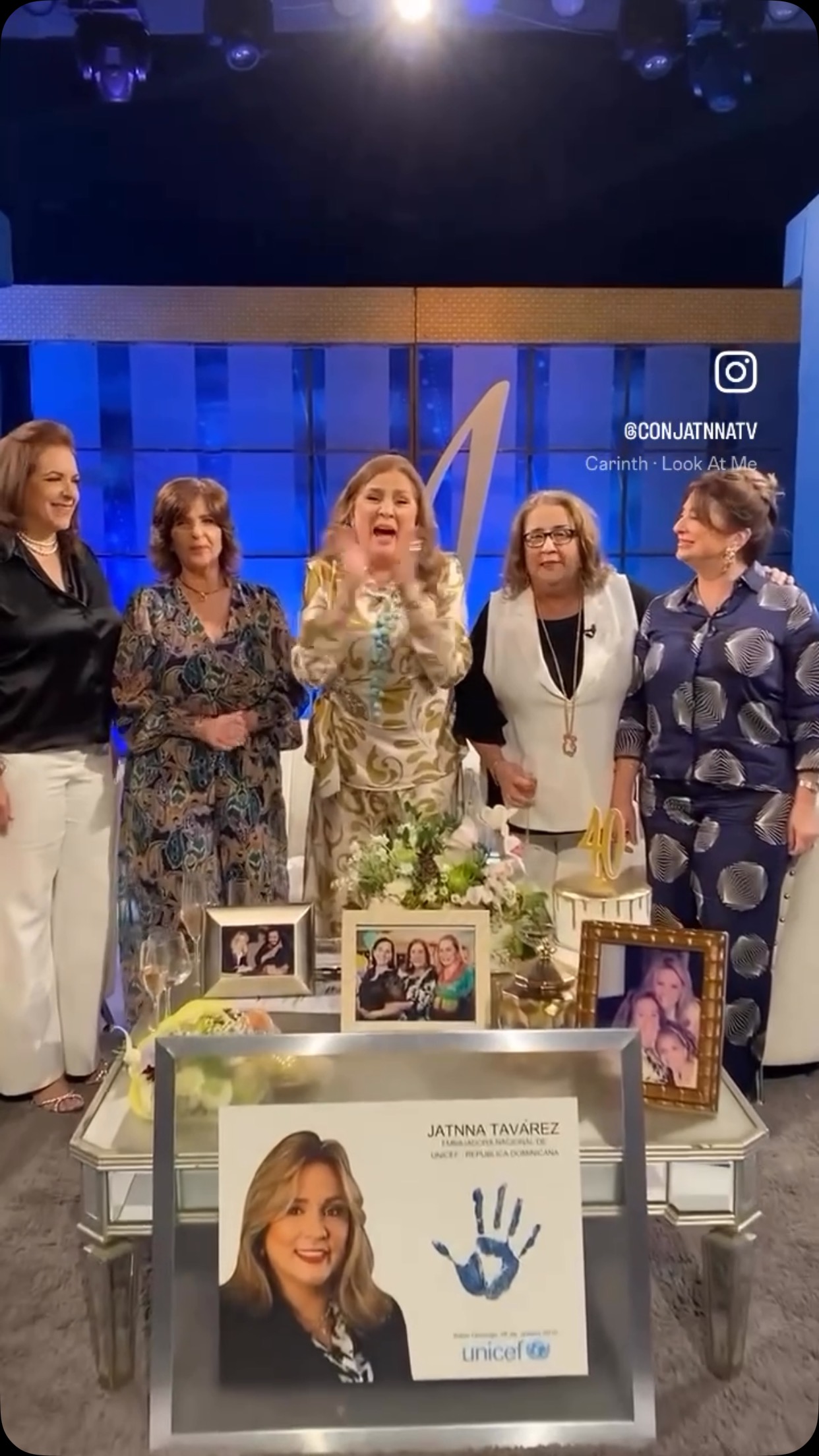 No te lo pierdas, este domingo @conjatnnatv ¡Celebremos juntos 40 años de trayectoria de mi querida @conjatnnatv