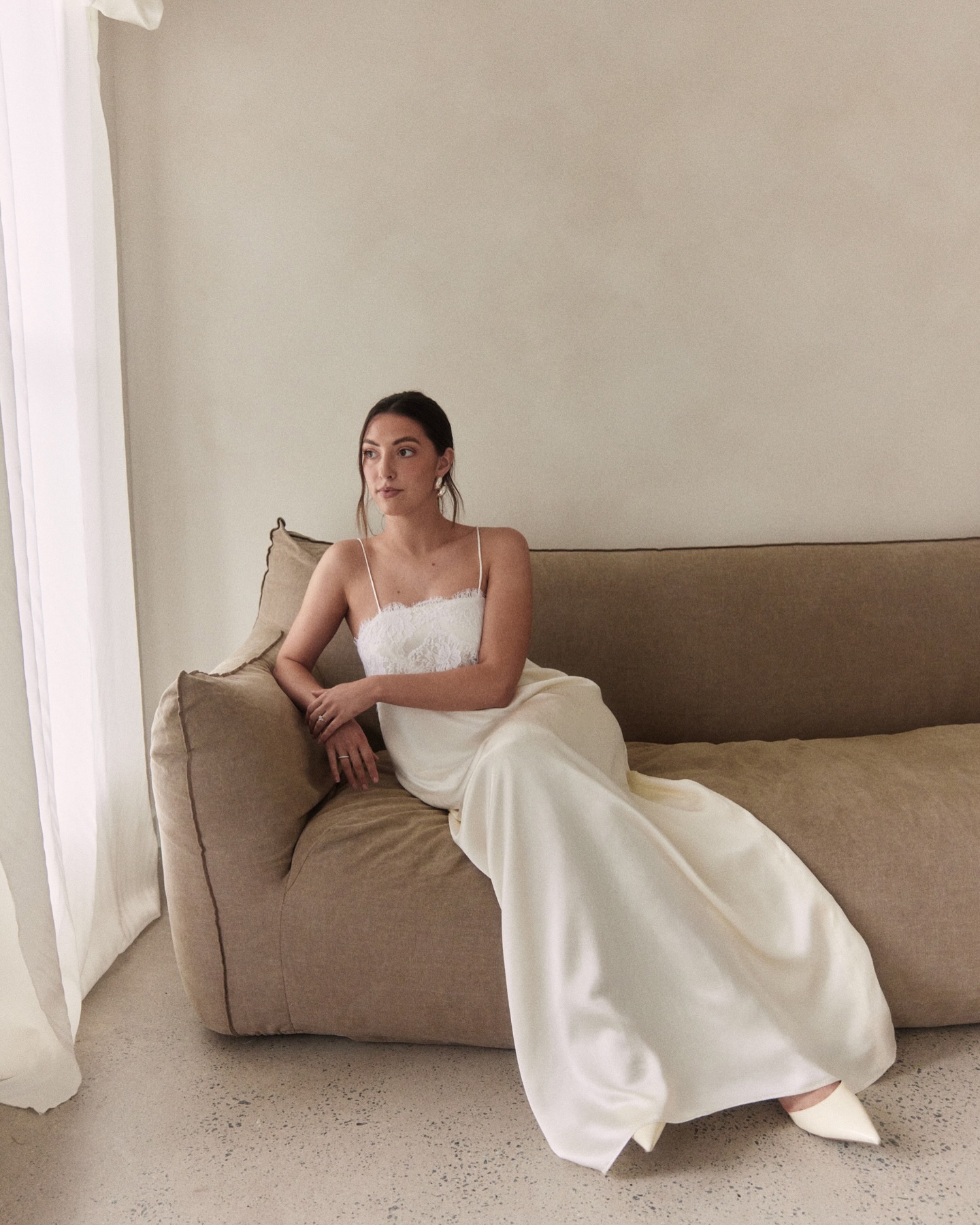Understated, yet unforgettable. The Siara gown—where modern lines meet delicate detail.
DM ‘Siara’ to learn more about our tailored bridal gowns.