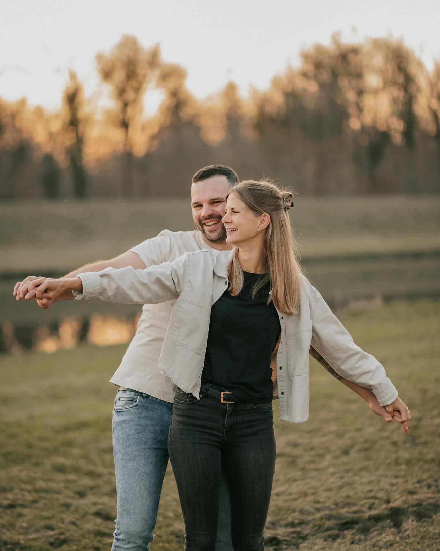 Where there is love, there is life💫
Jeder Moment mit deinen Liebsten ist einzigartig – lass uns diese Augenblicke festhalten! 📸✨ Buche dein Shooting und schaffe Erinnerungen, die für immer bleiben💫