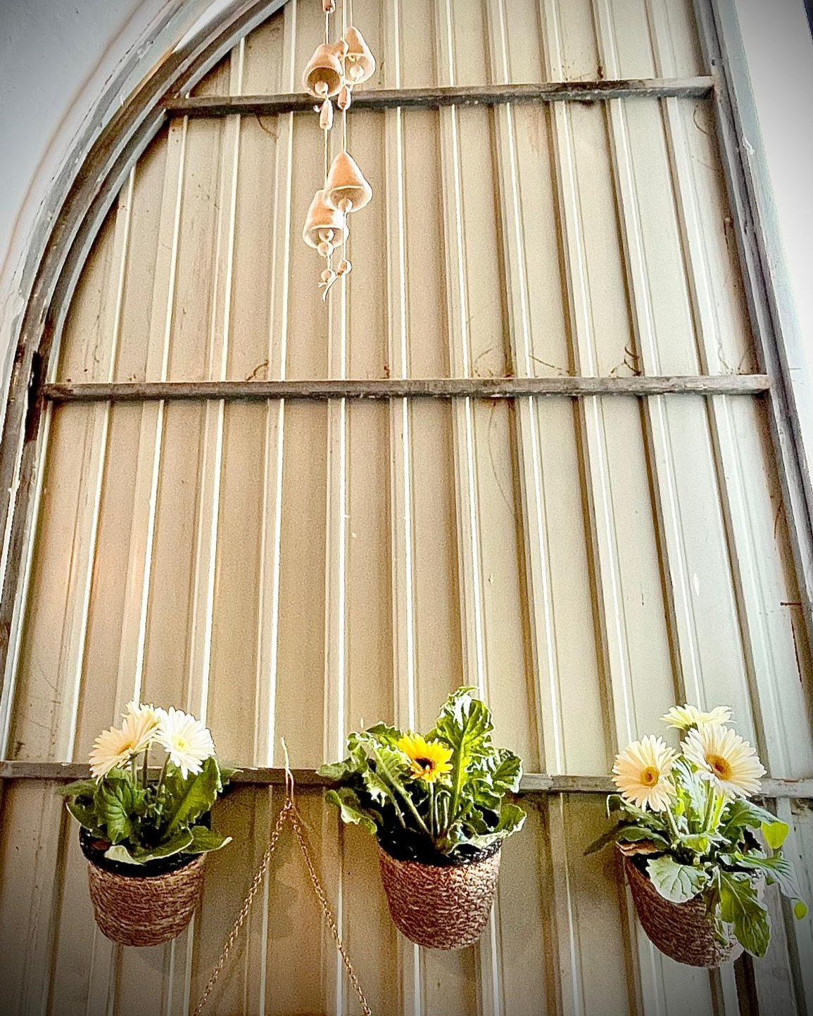 we welcome spring & sunshine in the shop 🌺🌸🌼
#vintage #vintageshop #canillasdeaceituno #interior_and_living #antiqueshop #designfurniture #design