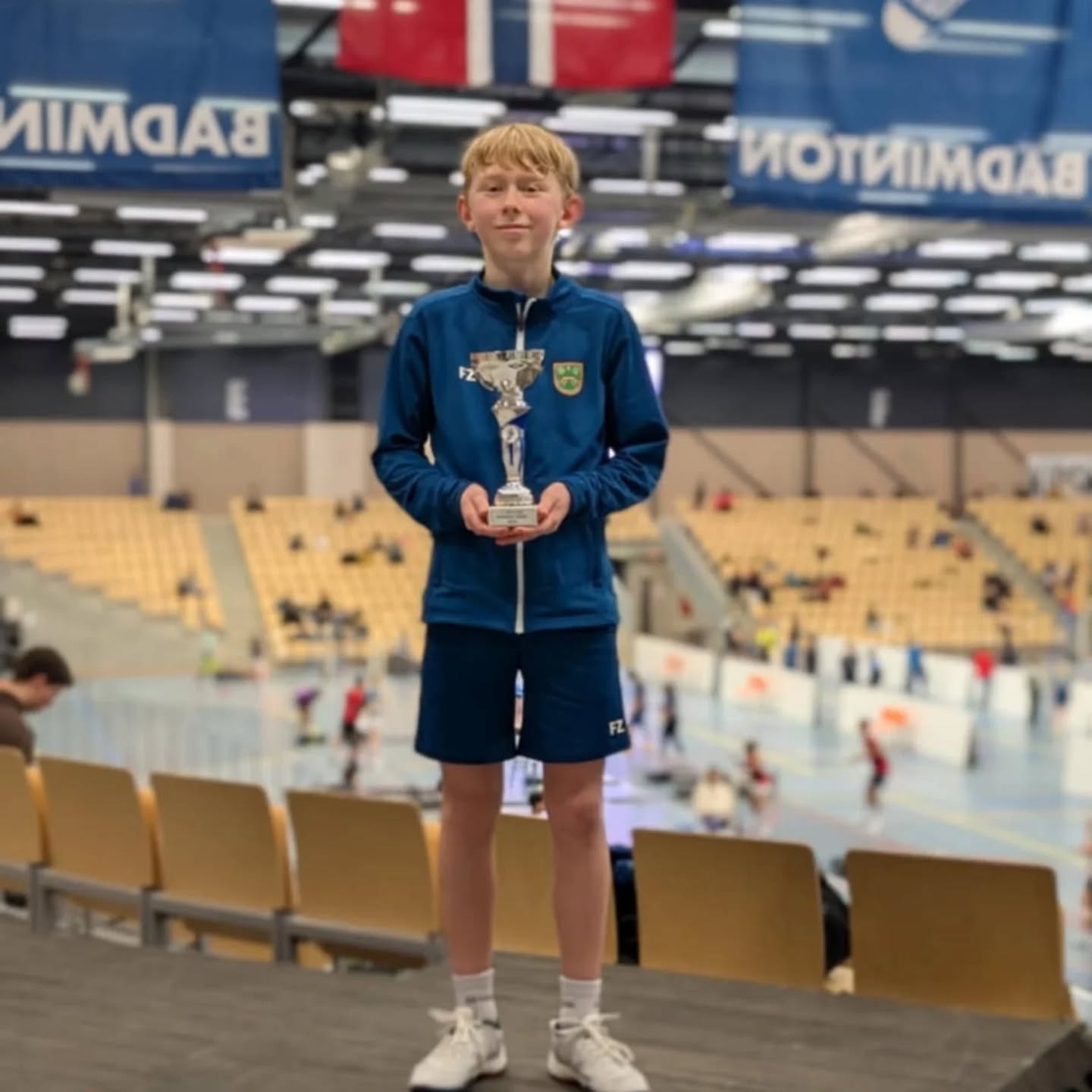 Marius gjorde rent bord nok en gang! 1.plass I HS U13 under helgens rankingturnering på Sotra. Han forsvarer dermed 1.plassen på de nasjonale listene.
Vi GRATULERER og gleder oss til å følge deg i årene som kommer. 🏸🏸Håper du har hatt mange gode kampopplevelser i helgen!
#norwayopen #godforgull #sotrabadmintonclub #mossbadmintonklubb #mossavis #infinitum #sportmodern #norprofil #stabburet #u13a #badmintonlife #norgesbadmintonforbund