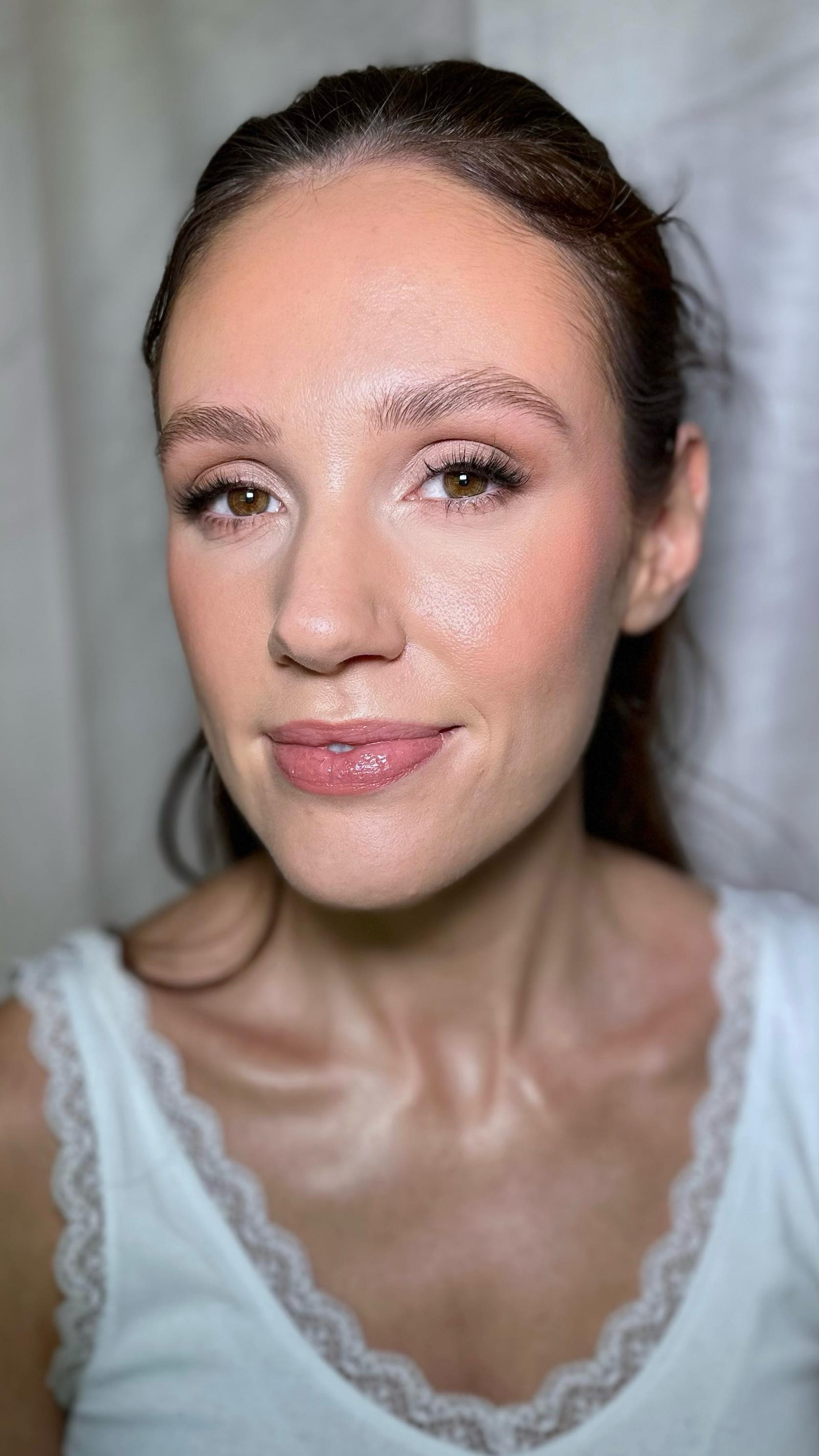 A bridal trial is all about collaboration. That’s why I schedule plenty of time—not just at the beginning, but throughout the entire process—to ask questions, check in, and refine every detail.
My bride originally envisioned a shimmery eye, but as we worked together, she realised a soft matte finish felt more like her. By taking the time to explore and adjust, we landed on a look that she really loved! ✨
The trial is where vision meets reality, ensuring everything is just right for the big day. I can’t wait to recreate this look for Daisy in May!
What do you think of the final look? Let me know in the comments! 👇