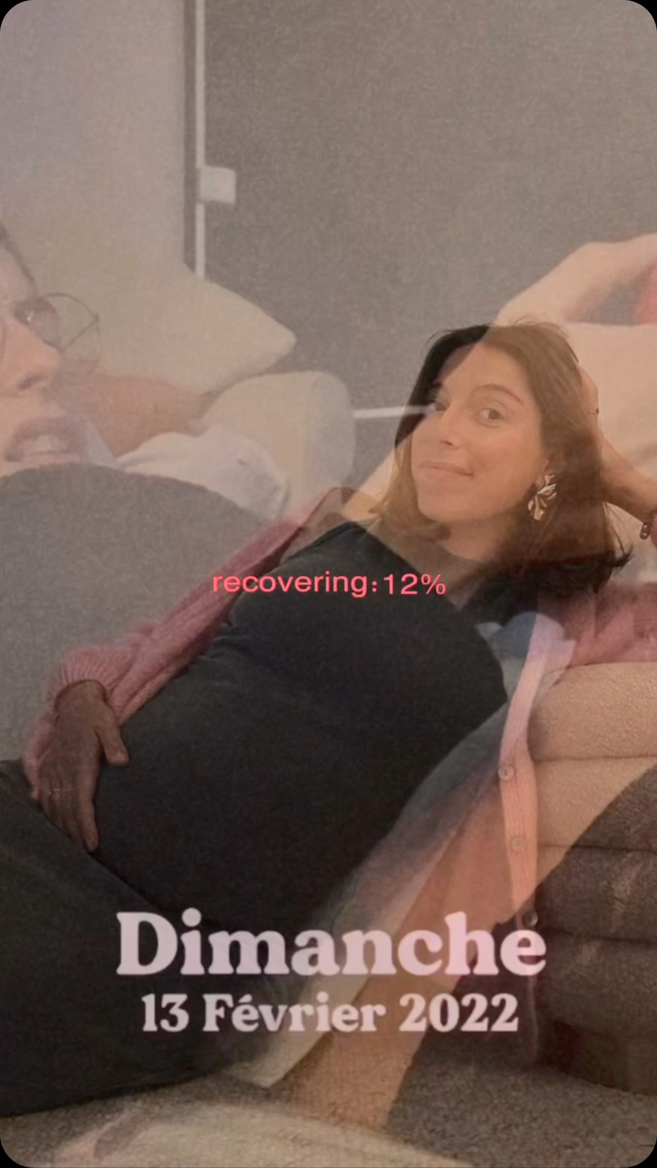 6 ans d’infertilité, 4 de PMA, 1 grossesse NATURELLE.
Les médecins ne voulaient même plus me faire de FIV tellement mon cas était désespéré. 4 stim simples, 2 ponctions, 0 embryons = 0 transferts. Qualité ovocytaire très mauvaise = aucun ovocyte exploitable, meme pas un essai possible. Ma seule option médicale : don d’ovocytes. Pour nous c’est un NON. On se dirige vers l’adoption.
En parallèle, je me forme en hormonologie et ne lâche rien. J’ai un petite voix au fond de moi, une certitude, je tomberai enceinte un jour. Quand ? Je ne sais pas mais j’y arriverai. Et si non, alors j’aurais tout essayé. J’ai trouvé des pistes, les ai exploré, j’ai mis en place ce qui était le plus adapté pour MOI (on est toutes différentes d’où l’intérêt d’une prise en charge individuelle) et je suis tombée enceinte 4 mois plus tard, NATURELLEMENT… je tombe de 10 étages à l’intérieur mais je suis heureuse plus que jamais. J’ai peur, peur de le perdre mais tout ira bien, je me le promet a moi meme. 🙏🏼
Et tout s’est déroulé parfaitement, comme ça devait être.
Croyez en vous, en les capacités de votre corps, il est merveilleux mais il faut savoir l’écouter, le comprendre et le traiter en conséquence. Prenez les conseils des médecins mais avant tout ECOUTEZ-VOUS. Seule vous savez ce qui est bon pour vous et quel chemin vous devez emprunter.
Si je devais tout recommencer, je referai tout pareil, avec ces 6 ans d’infertilité. Même au cœur de la tristesse je voyais de la beauté dans ce parcours, il me rendait plus forte, plus patiente, plus resiliente, soudait mon couple et m’a construite plus que n’importe quelle autre épreuve de la vie. Alors MERCI quand même l’infertilité, je suis une meilleure personne aujourd’hui. Tu m’as forcé à changer pour prendre soin de moi et devenir ce que je suis aujourd’hui.
🚀Partage à la personne qui vit une situation d’infertilité pour lui redonner espoir 💗
#hormones #sopk #endometriose #equilibrehormonal #thyroide #fiv #fivette #pma
Et toi? Je suis curieuse 🫣 Arrives-tu a avoir de la gratitude parfois pour ce parcours d’infertilité ? Meme juste de temps en temps?