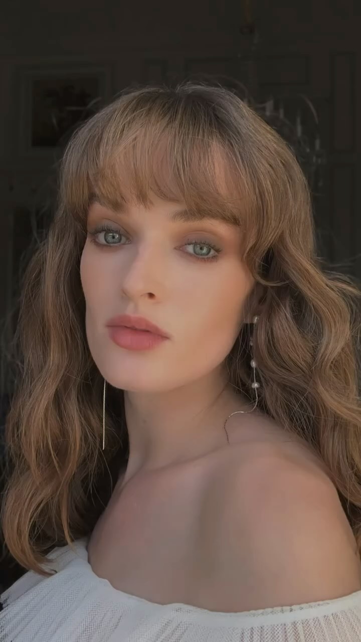 My aim is to bring out the best in your natural beauty. ✨ Hair and Makeup by @jiyoungyangbeauty
#jiyoungyangbeauty #mutedtones #paris #beauty