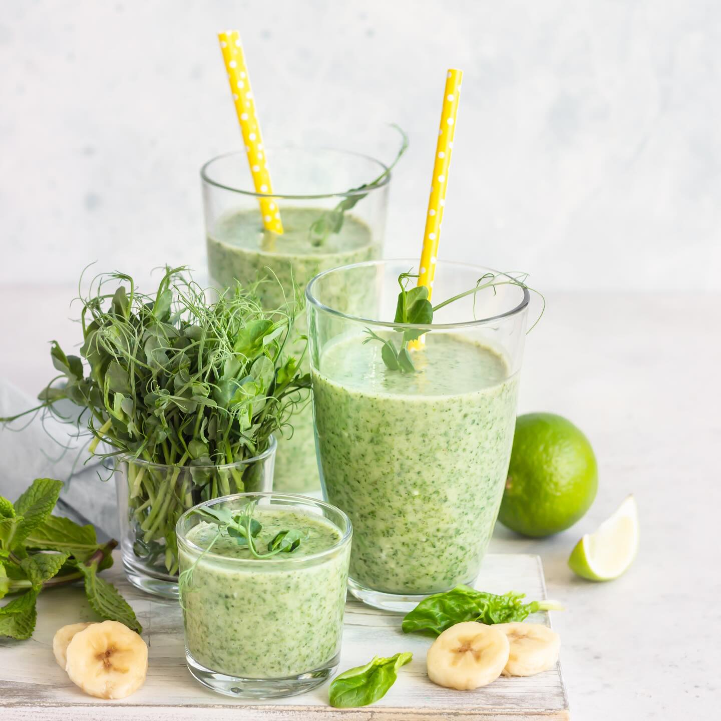 Mixa ner lite ärtskott i din smoothie 🌱
Ett enkelt sätt att få i dig extra nyttigheter! 💪🏼
#ärtskott #nyttogrönt #smoothie #mellanmål #eko #ekologiskt #nörodlat #frånsverige