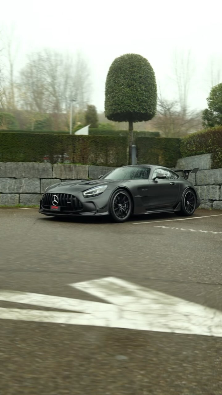 The Batmobile 🦇
#mercedes #amg #amggtblackseries #blackseries #satinblack #black #batmobile #switzerland #zurich #dtmsportscars