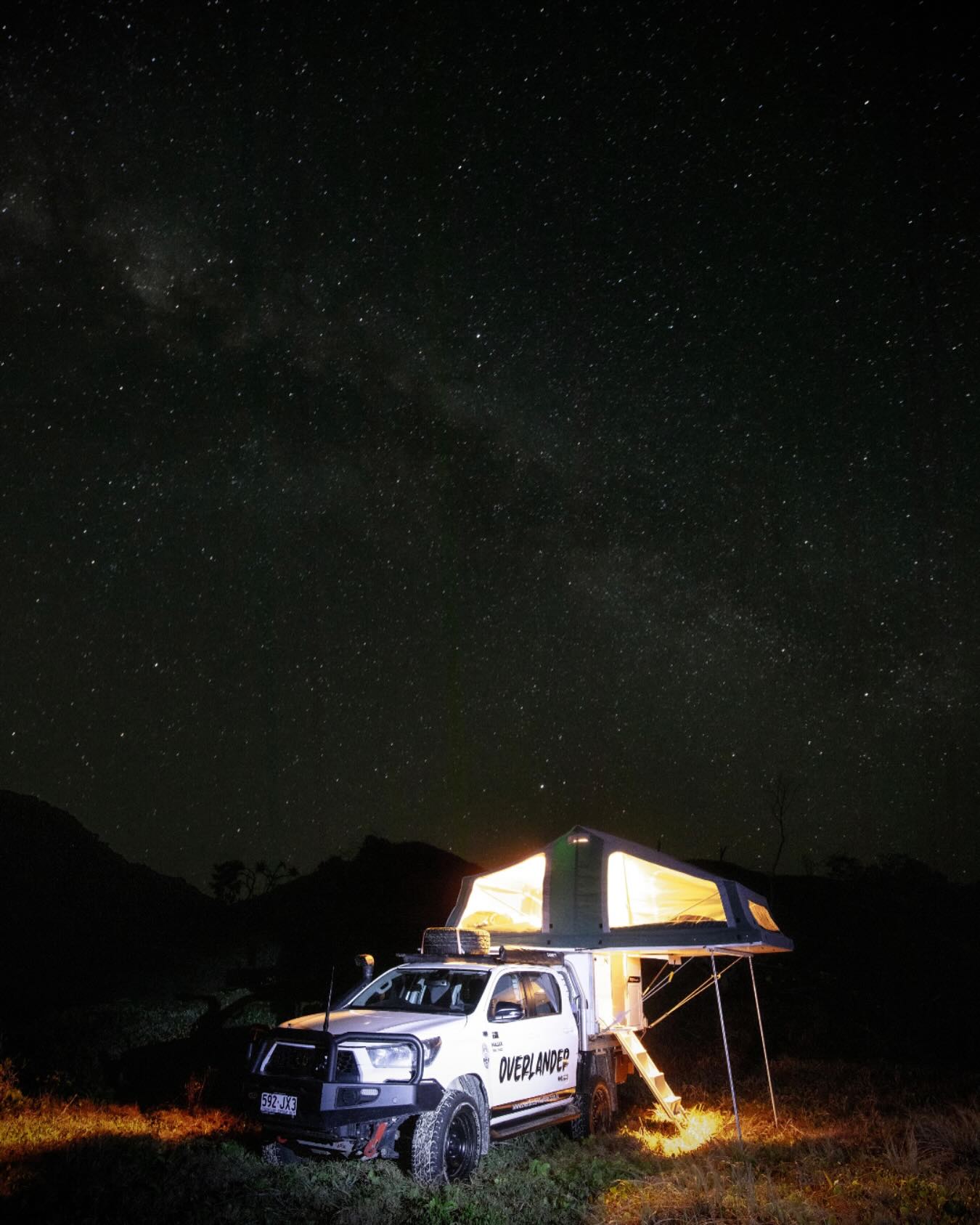 Throwback to that feeling of setting up camp under a sky full of stars, far away from it all. 🌌🏕️
The best kind of home is the one that moves with you.
Who else is craving the open road right now? 🙋🏽♀️🙋🏽♂️
#TBT #homeontheroad #exploremore #toyotahilux #trayoncamper #roadtripvibes #offgridliving #wanderlust #starrynight