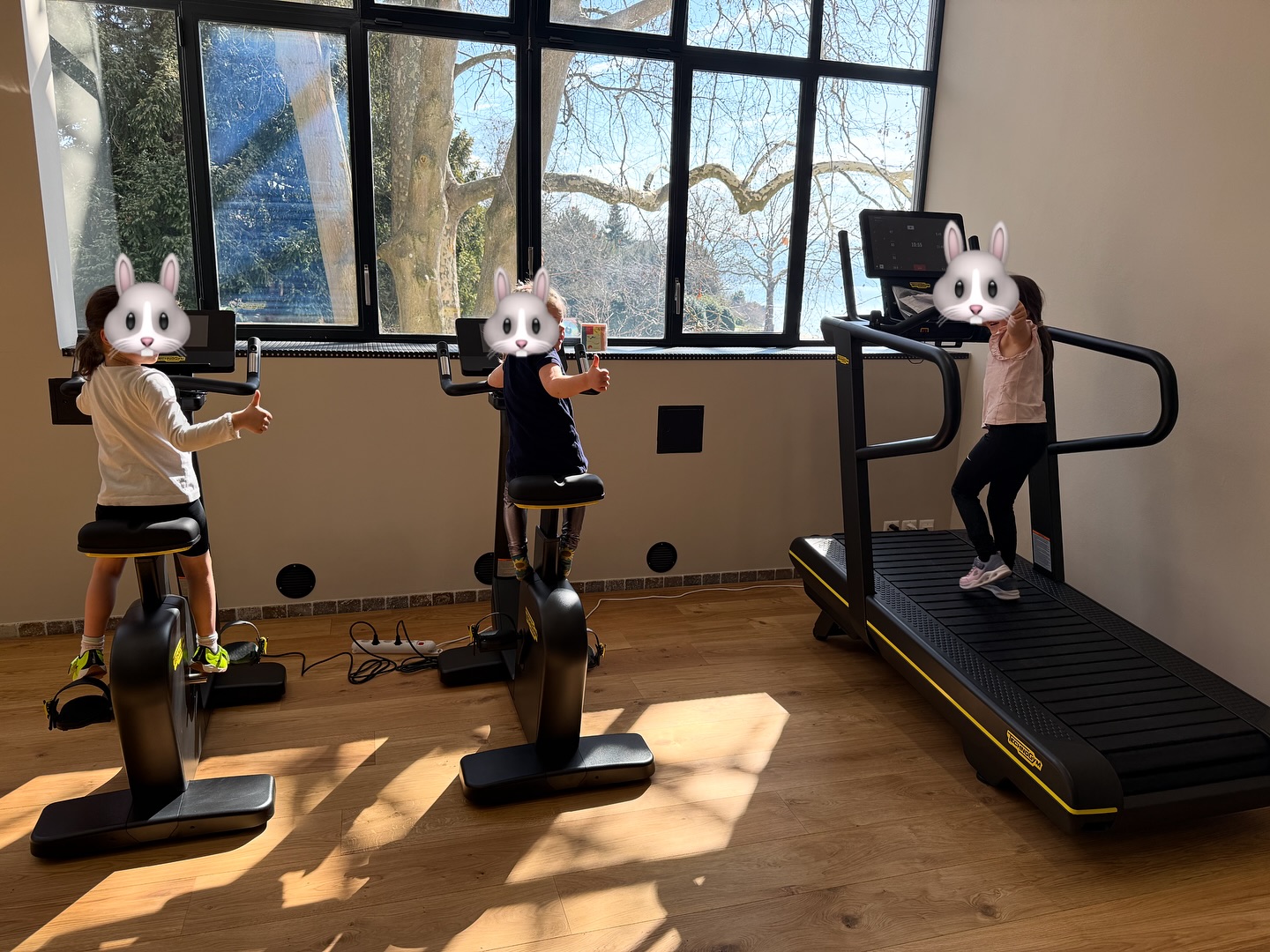 First Training in the new studio with the family! Stay tuned. Physio Praxis Erlenbach is on the way! And it will be beautiful 🥰