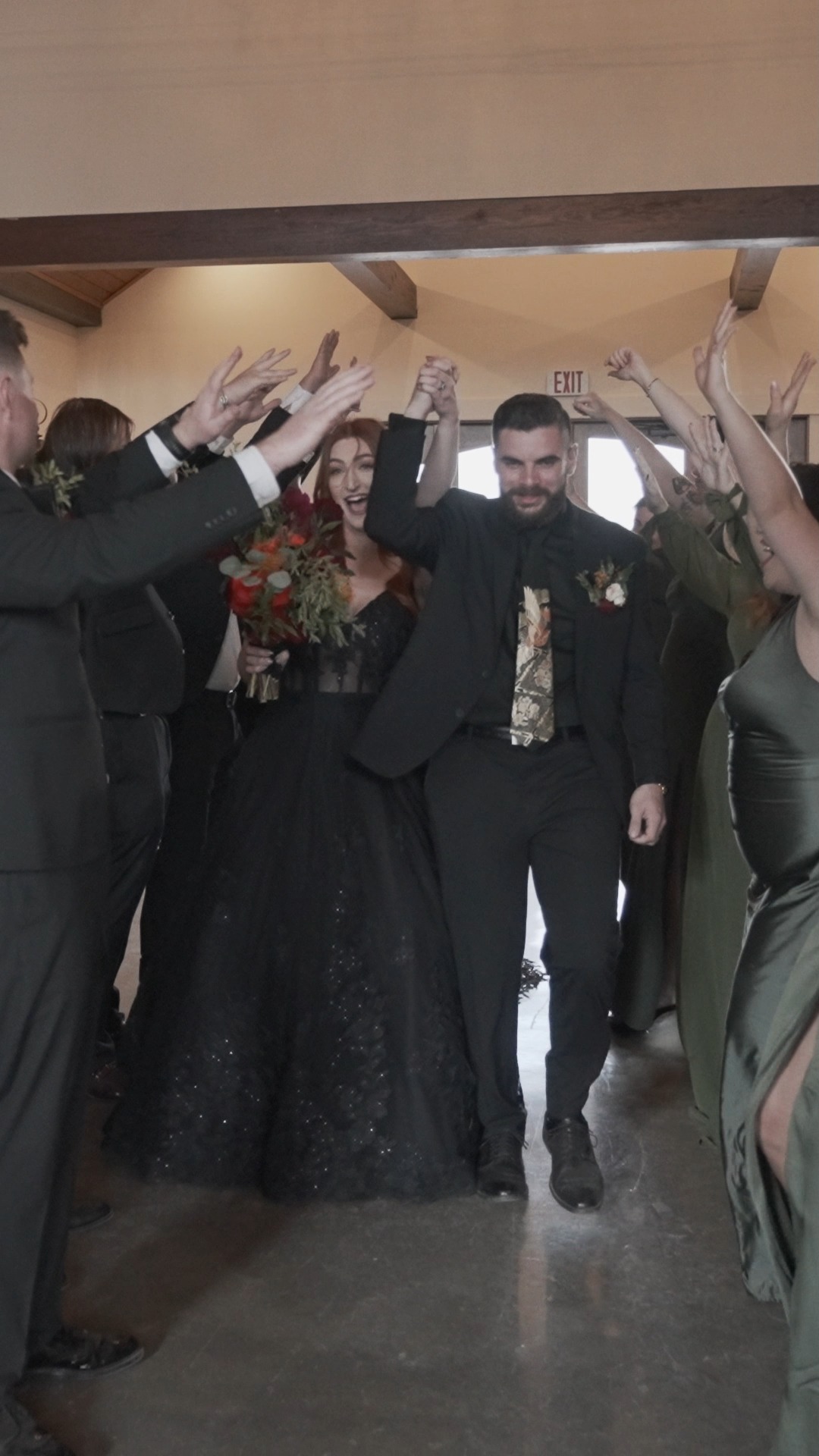A Texas Destination Wedding at the gorgeous @moonshadowhaven
Perfect weather โ๏ธ
Family โ๏ธ
Full Moon โ๏ธ
Link in the bio
.
.
.
#texasweddingvenue #texasphotographer #texasbride #weddingcinematography #weddingcinematographer