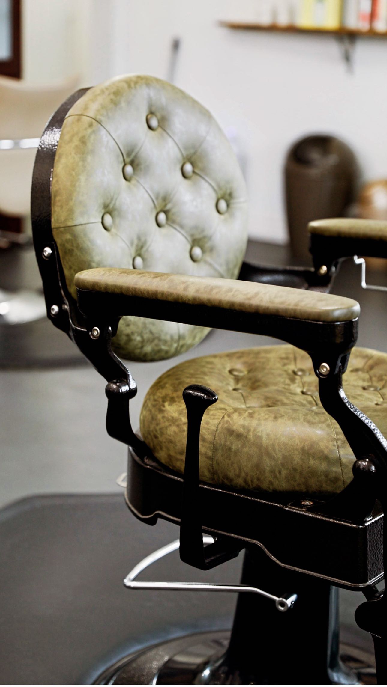 Step into luxury, stay for the opportunity. ✨💆♀️ Now welcoming talented beauty and wellness professionals to join our team! Ready to elevate your career? Let’s talk. 🤍 #jointhecollective #glowup