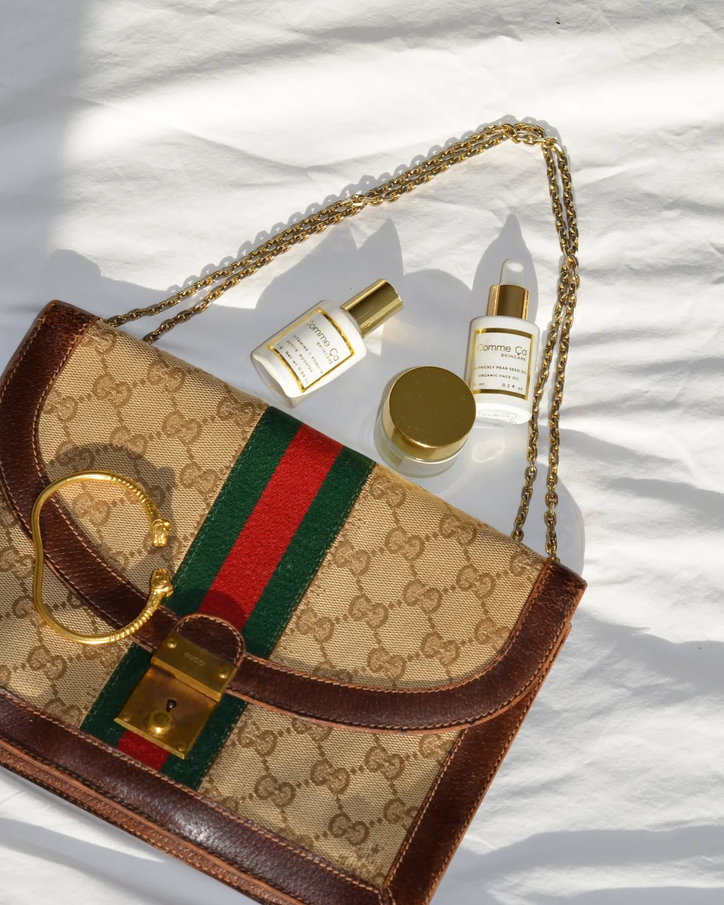 ☀️ Spring Essentials Alert! ☀️
As the days get sunnier, it's time to give your skin the extra care it deserves. These are my must-haves for glowing, protected skin:
✨ La Prickly Pear Seed Oil – Deeply nourishes while helping to reduce the appearance of hyperpigmentation.
✨ La Vitamine C Powder – Your skin’s best friend against UV damage and dullness—plus, it helps fade hyperpigmentation and boosts collagen production. (Back in stock soon—thank you for your patience, we know you’ve been waiting!)
✨ NEW Lip Balm – Hydration on the go! Launching soon, and we can’t wait to share it with you.
These spring staples are all about protecting, brightening, and keeping your skin radiant—because your skin deserves the best every season.
Stay tuned—La Vitamine C Powder will be available again in our webshop within the next two months. We’re counting down the days!
#SpringEssentials #ConstantSkincare #GlowOnTheGo #hyperpigmentation #whatsinmybag #CommeÇaSkincare #LaVitamineCPowder #LaPricklyPearSeedOil