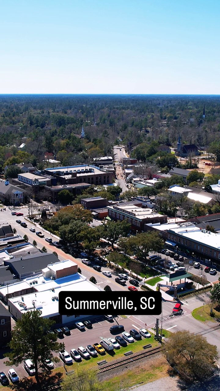 Summerville, SC #summerville #summervillesc #lowcountry #historicsummervillesc #southcarolina #flowertowninthepines