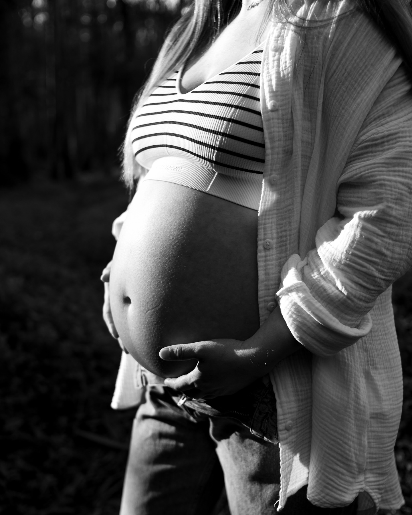 Lo bonita que estaba Natalia en la sesión, la luz qué desprendía y el brillo de esa barriguita me tiene súper feliz.🤍
Ya sabéis que el embarazo es una oportunidad muy pero que MUY especial para conectar con vosotras mismas, para sentiros de una forma única, para poder hacer una sesión completamente hecha por y para vosotras.
Este tipo de sesiones siempre las separamos en dos partes, adaptadas a cada una de vosotras;
🔸Por un lado, utilizaremos ropa más casual, te ayudaremos con una guía de estilo que te facilitará todo a la hora de escoger; por otro lado, siguiendo en la misma línea pasamos a una sesión un poco más especial, con elementos que os sigan identificando pero que llamen más la atención, que te recuerde y haga entender que además de mamá, siempre serás una súper mujer.
www.melanymfotografia.com
.
.
.
.
.
.
.
.#maternityshoot #maternityphotoshoot #maternitysession #maternidadecomamor #maternidadecomamor #maternidadereal💖 #maternidadefeliz #embarazo #fotografiadeembarazadas #fotografíadeembarazo #melanymfotografia #pregnantlife #fotografiaembarazadas