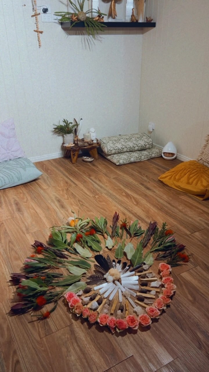 Still dreaming of the Full Moon Earth Magic ceremony we created on Friday night.
It was the first ceremony held in our new space .. and Wowie!! It was powerful but also so nurturing.
The hours zipped by as I wished I could have stayed in that sacred container allll night.
Thank you to all the beautiful women who shared in this ceremony with me 🩷
You are the sacred balance of earth and spirit, structure and flow, devotion and freedom.
In this moment, there is nothing to do.
Nothing to fix. Simply be.
Let yourself rest in the fullness of your being, wrapped in earth magic, held in lunar grace.
🩷 Ebony
#moonaurahealing #soundhealing #energyhealing #brisbanemeditation #crystalshopbrisbane #moon #meditationbrisbane #energyhealingbrisbane #fullmoon #fullmoonceremomy #fullmoonbrisbane