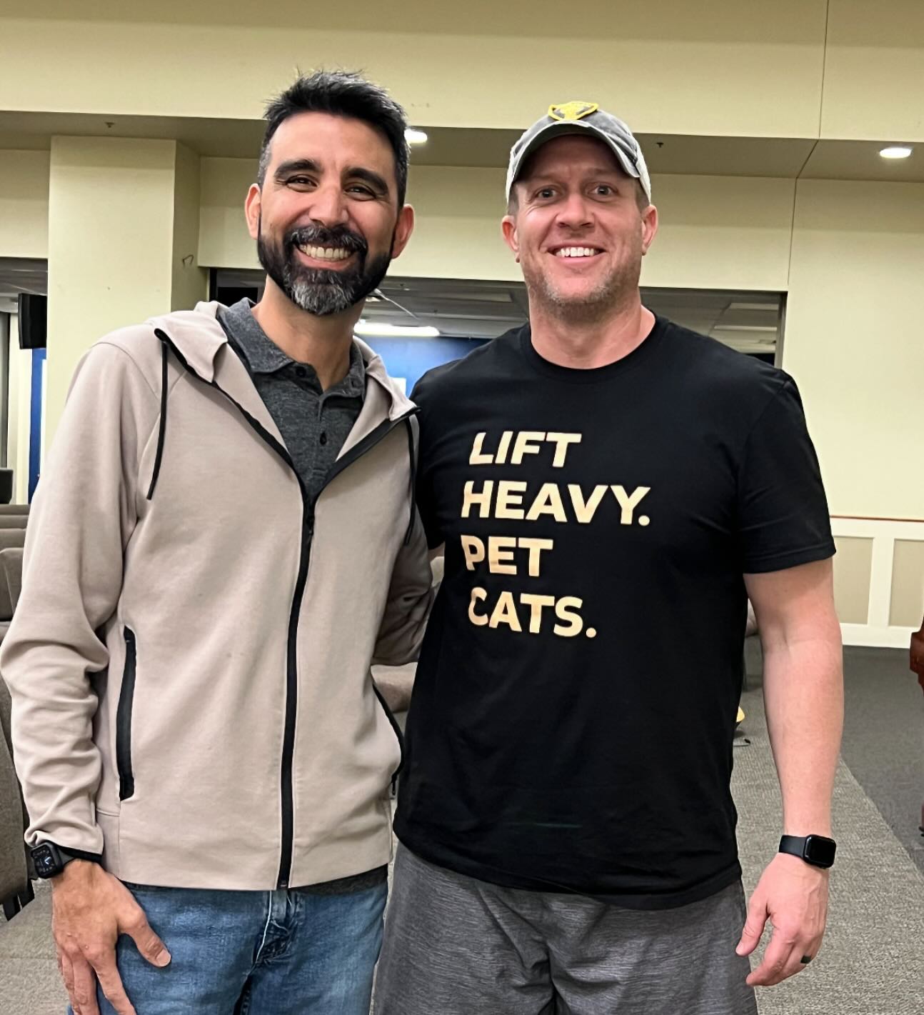 Fun shirts make us happy. #leftheavypetcats #tshirt #shawneeok