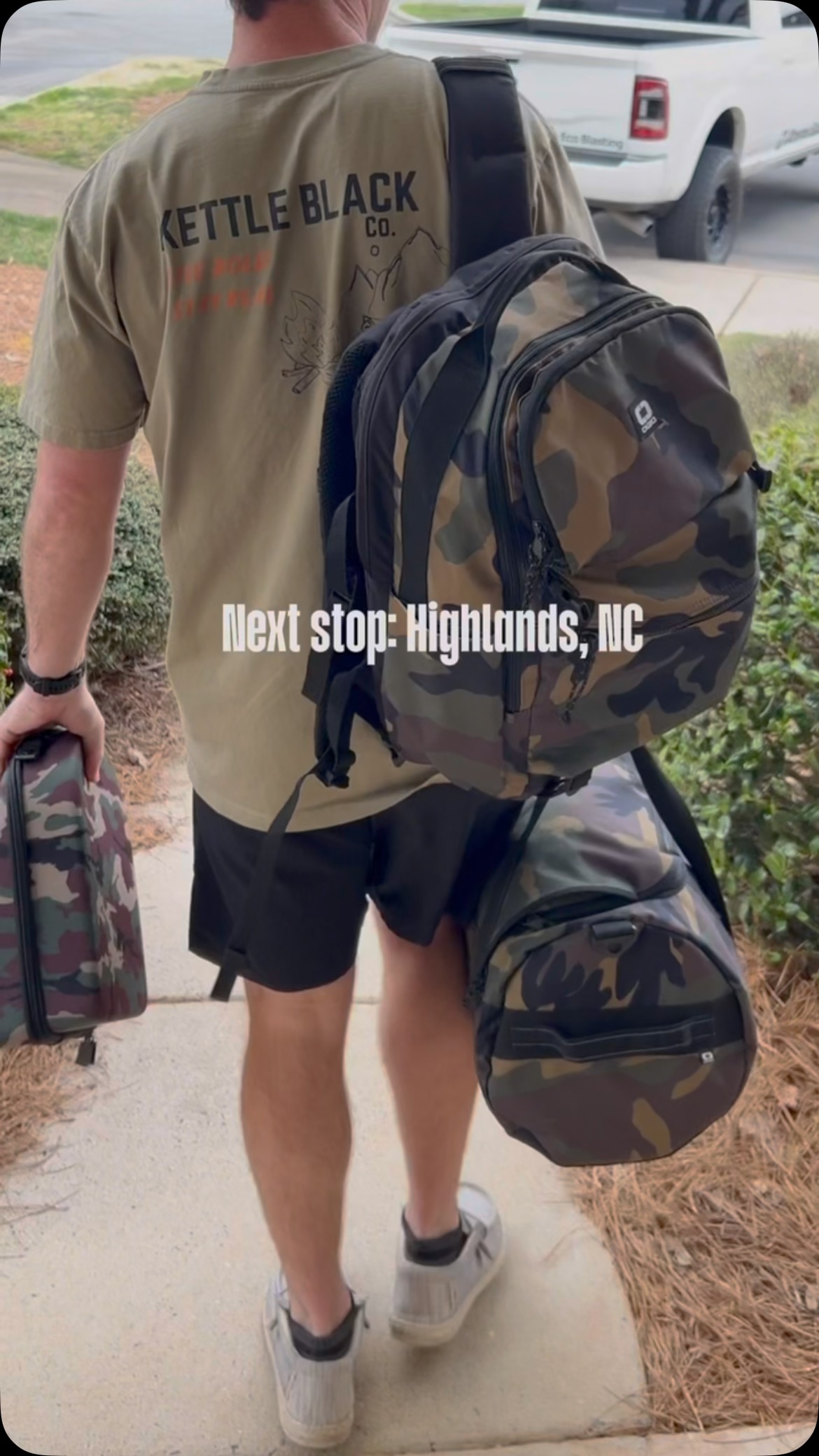 weekend getaways 🤝🏼 us
#smallbusiness #smallbusinessowner #outdoors #clothingbrand #smallbusinesscheck #tshirtdesign #travel #pack #packwithme #northcarolina