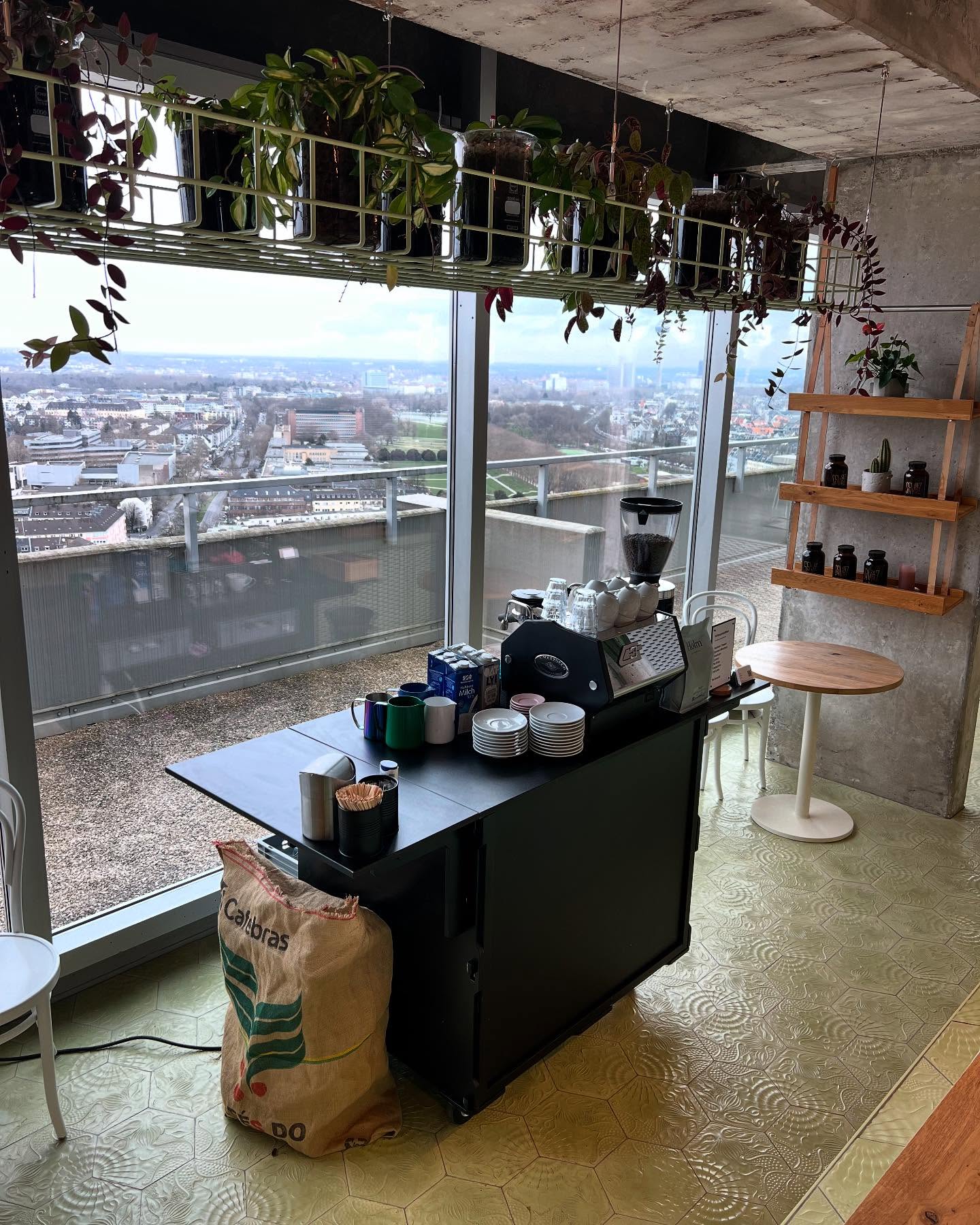 Recently with @sturmfreie_bude_koeln above Köln for the @zendesk Team Brunch
#underdogespresso #messecatering #barista #specialitycoffee #eventcatering #messe #espressobar #catering #espresso #coffeecatering #dusseldorf #latteart #mobilebarista #lamarzocco #kaffeecatering #kongress #businessbrunch