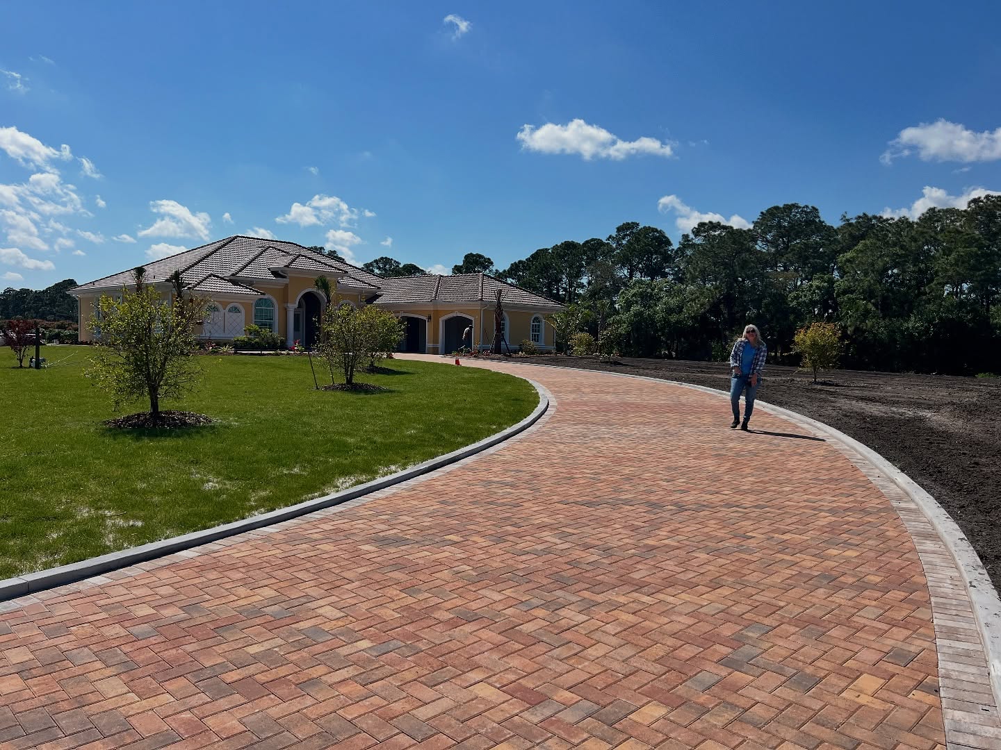 Driveway that dreams are made of….🏡❤️
.
.
.
.
.
.
#customhome #treasurecoast #treasurecoasthomes #newconstruction #construction #fortpierce #design #portsaintlucie #customcare #fl #lot #acre #realty #investment #mortgage #homeloan #newhome #hgtv #plmconstructionllc #builder #homedesign #homeswithheart #homesweethome #homedecor #homedecoration #reelsinsta #housereels #viralreels #explorepage #foryoupage