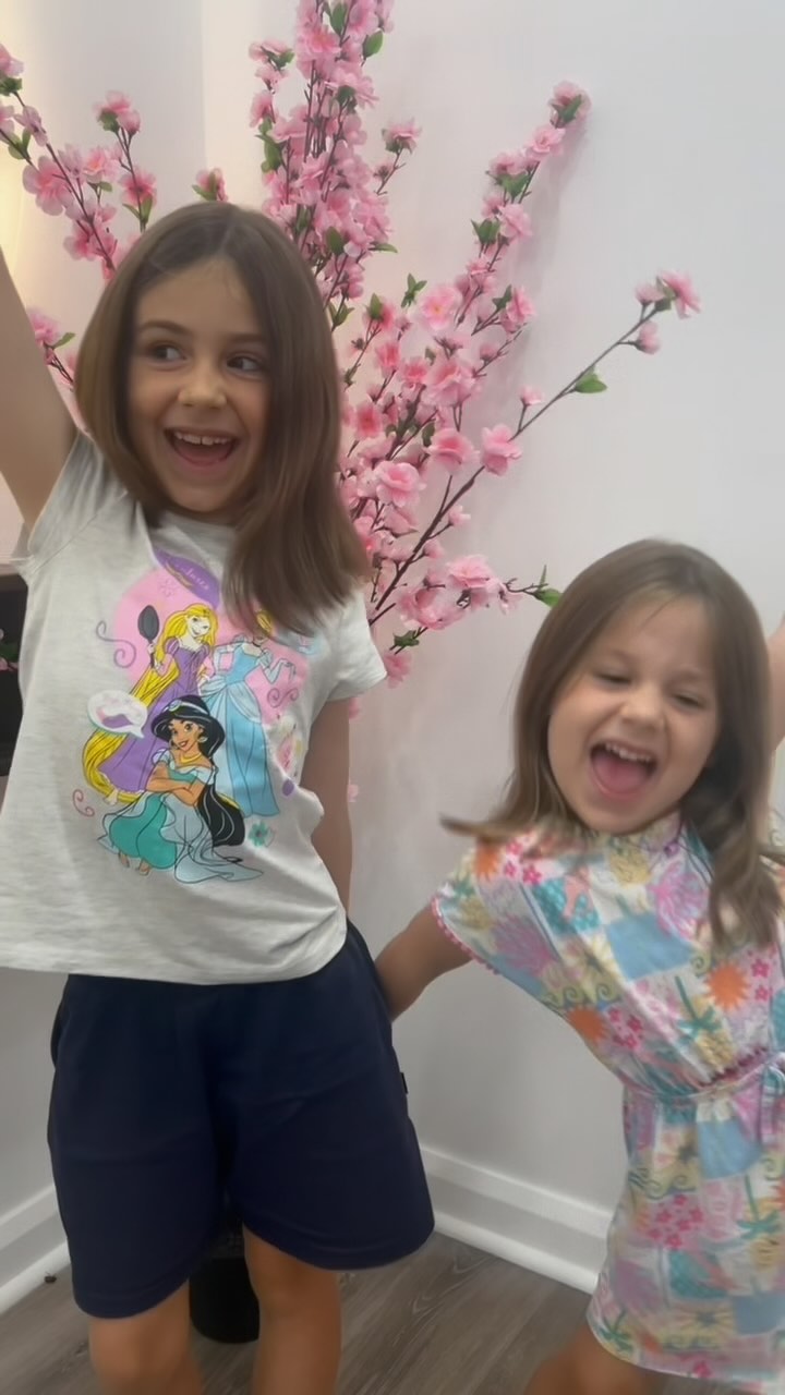 These gorgeous girls had a big chop to donate their hair to Wigs4kids helping to provide wigs for children with cancer.
*
*
*
#wigs4kids #kidscancerfoundation #hair #hairofinstagram #hairinspo #sucasahairartistry #newcastlensw