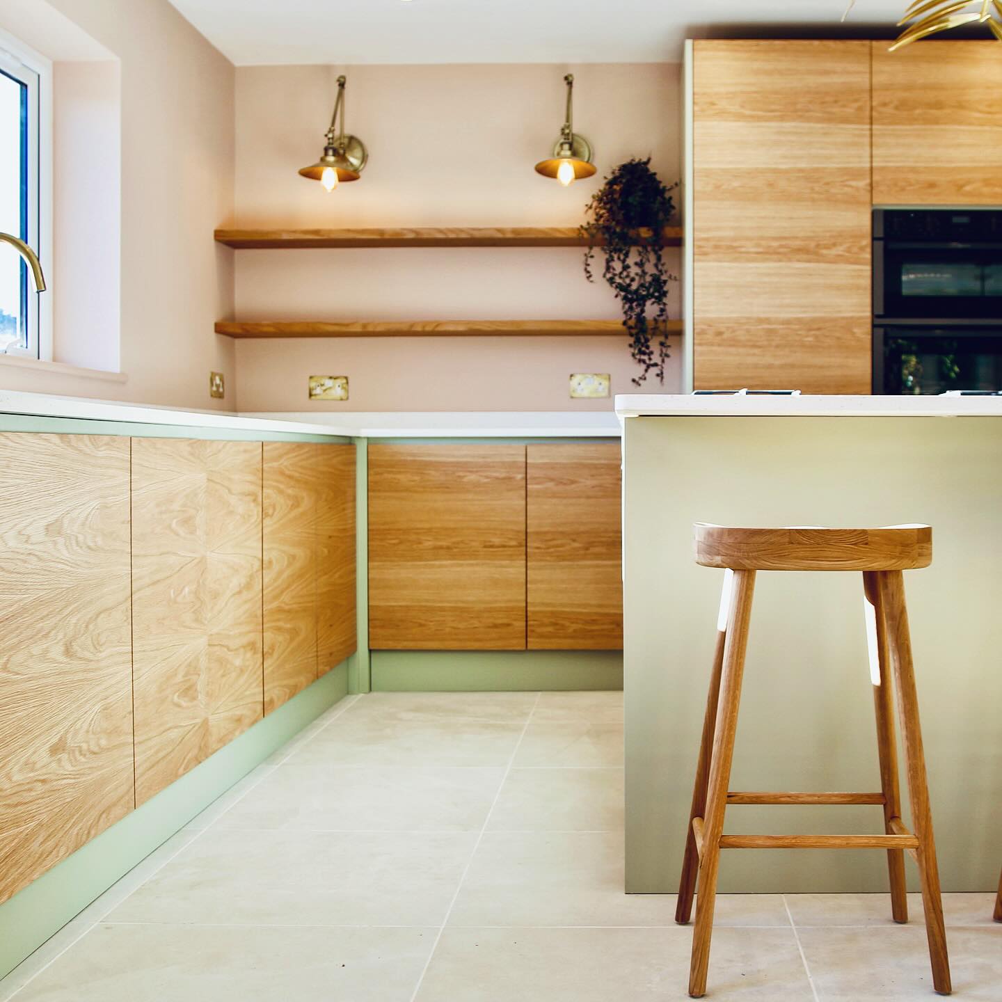 Beach hut/Seaside vibes on this kitchen we did in Weymouth…
#bespokecabinetry #cabinetry #bespoke #fittedfurniture #cabinetmaking #cabinetmakers #dorsetmakers #kitchendesign #kitchenstyle #kitchendecor #interiors #interiordesign #interiorstyling #housedecor #renovation #cabinetdesign #fittedunits #fittedcabinets #handmade #fittedfurniture #bespokekitchens #beachhouse #beachvibes