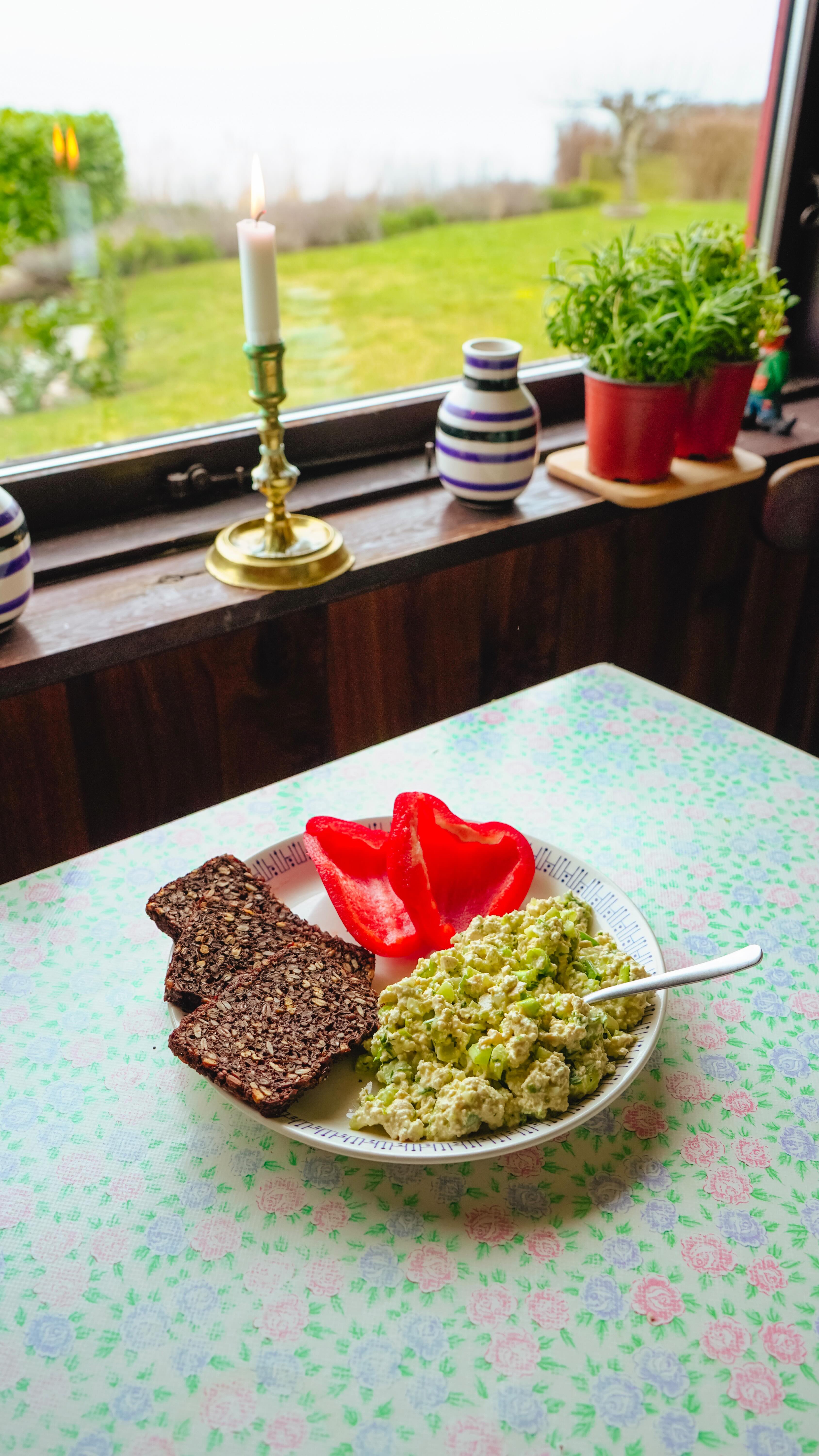 Changing your mind about tofu: Eggless Egg Salad 🌱
Reminiscent of spring and inspired by a dish from one of my first jobs at an organic speciality store/cafe, this tofu “egg” salad has a special place in my heart 🫶 It’s one of the only recipes I meal prep, mostly because it gets even better after a day or two in the fridge.
Recipe is linked in my bio! 😌
#tofu #tofuegg #tofueggsalad #eggfree #eggless #plantbased #plantbasedfood #vegan #veganrecipes #veganegg