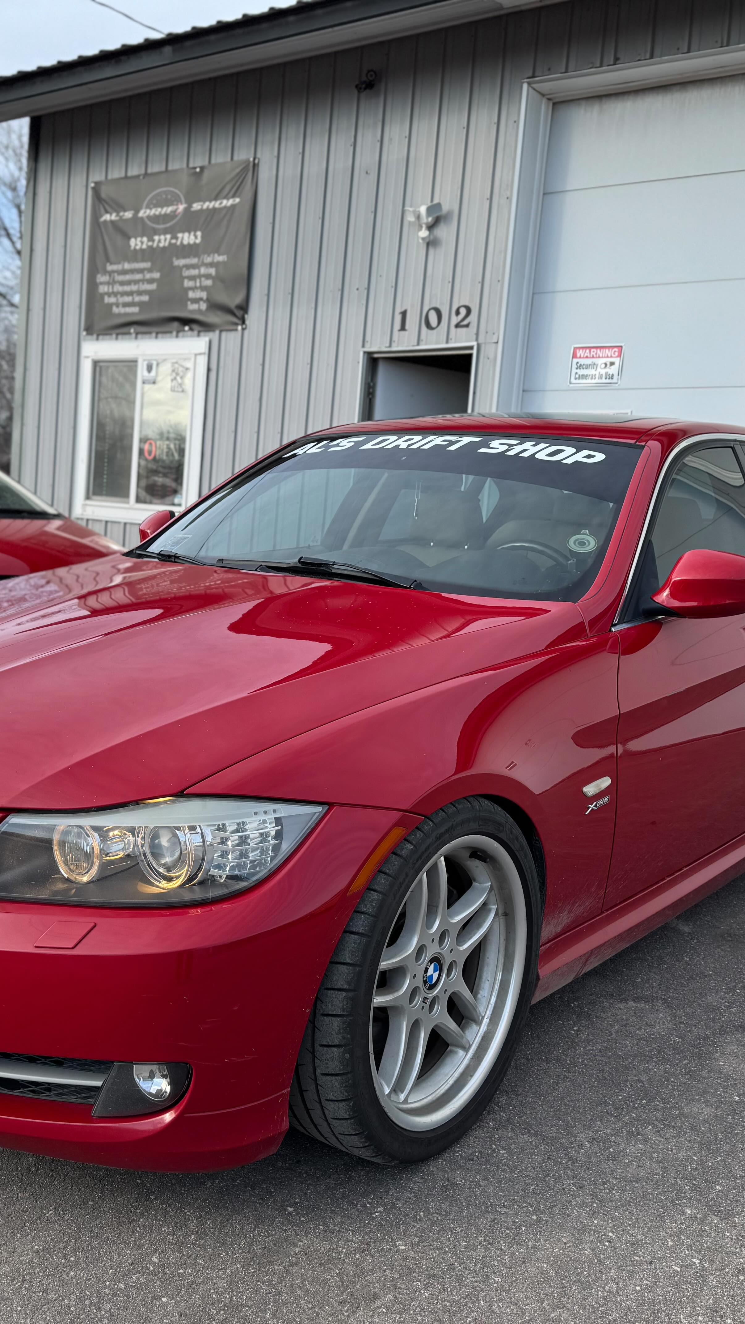 BMW 335XI came in with misfires and the owners decided to not only repair it but to upgrade it!
Speedtech bottom single turbo manifold, Precision Next Gen 6466 turbo, turbo smart waste gate, precision race works port injection and fuel pumps, intercooler and piping. MOTIV Reflex plus controller and MHD tuned by Tanya J. @shawnayylmao fabricated a nice 3.5” down pipe, recirculating dump pipe and full exhaust with dual exit.