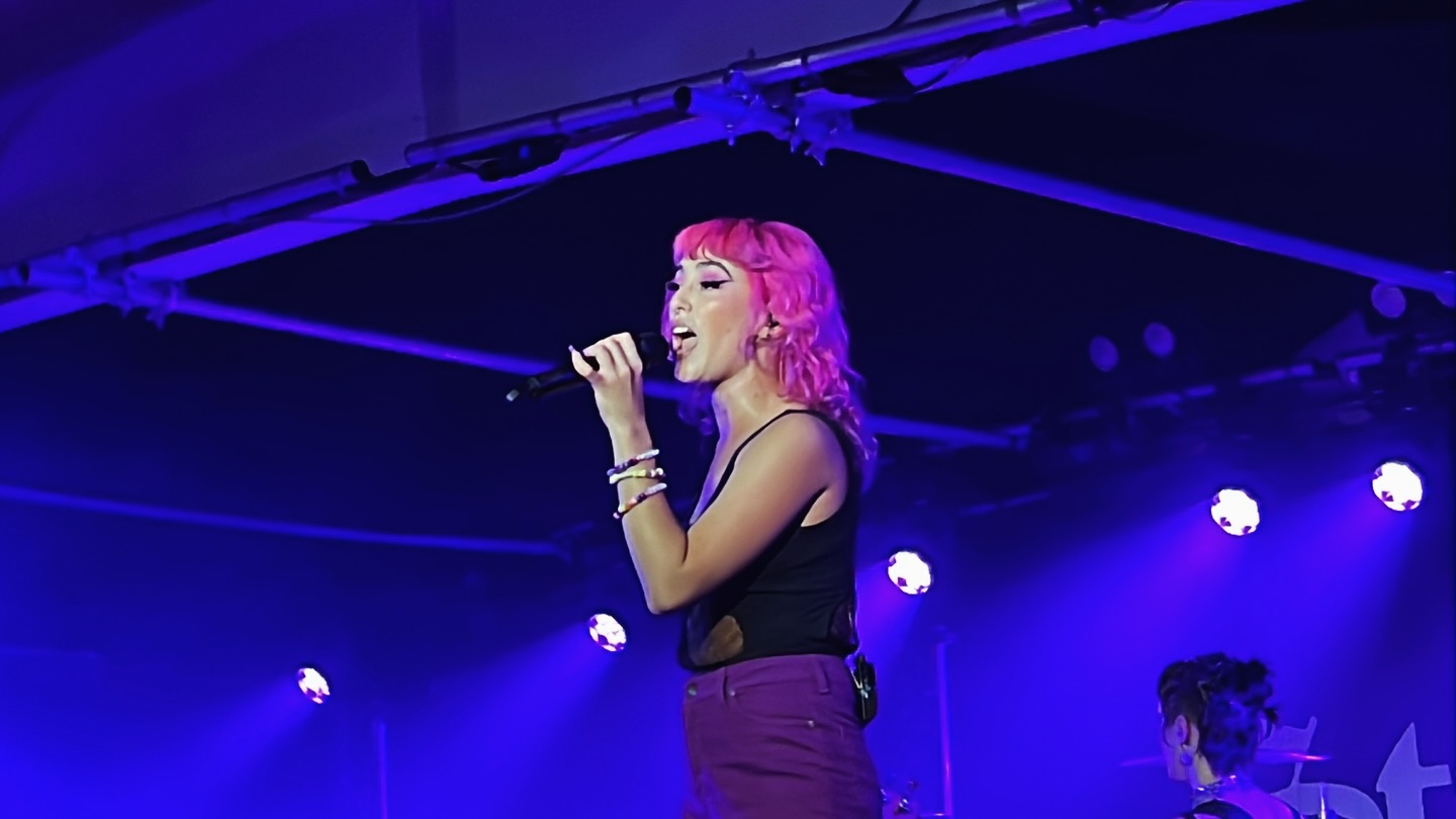 Just a few shots of @devinpapadol during a @honeyrevengeca show last September. Love it as always. Bit blurring though. #honeyrevenge #music #livemusicphotographer #photographer