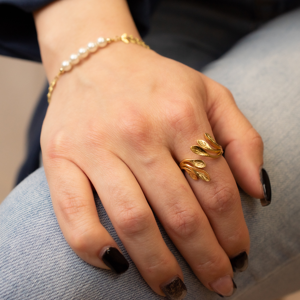 Matching session: Ring and Bracelet Combo.
#voltaferre #handmadejewelry #jewelry #bracelet #ring #spring #fashion