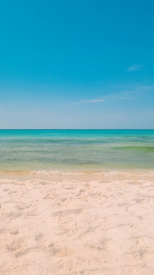 Yes, this is a little silly, but I have incredibly fond memories of spending saturday mornings at @joann_stores with my Mom. As kids, we would pick out fabric for a specific project, and mom would teach all three of us how to sew. When I got older, it became our girl's day and far more complicated projects. Still as an adult although we don't get to do this often it is always a fun time to come up with new ideas, work through complicated patterns, or do a last minute run because someone (me) didn't count how many snaps her top needed.
Of course, Mom and I will still have fun sewing together, but ordering fabric online is not nearly as enjoyable. It is disappointing to see a place that I used to spend so much time in go away.
#fondmemories #joannfabrics #sewingprojects #beautyintheeveryday #sayingbye