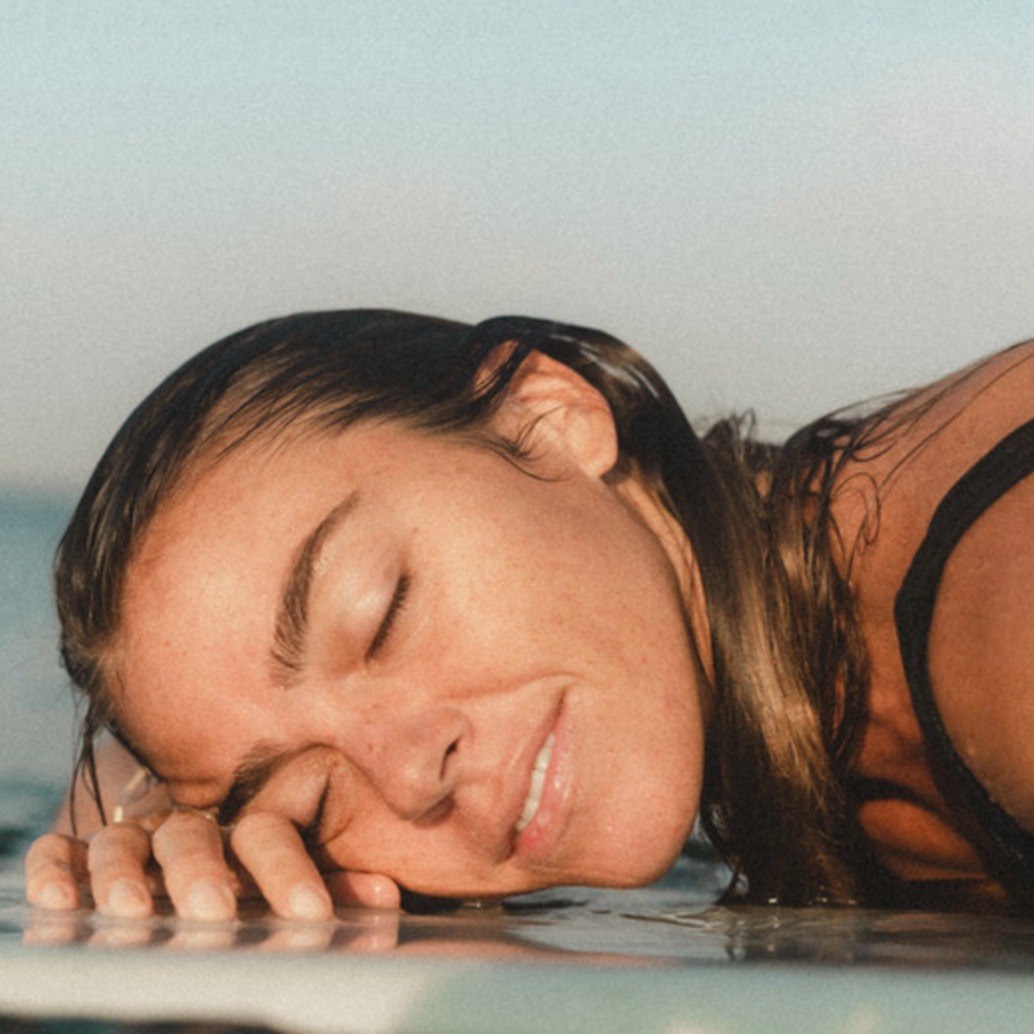 Imperfections, rougeurs, eczéma, acné : fatigués de vos problèmes de peau ? 😥
👉🏻 👉🏻 Ce que vous mettez sur votre peau est tout aussi important que ce qui la nourrit de l’intérieur.
L’alimentation et le style de vie sont incontournables pour prendre soin de sa peau de l’intérieur. Que faire ? Que prendre ?
Voici 4 conseils pratiques pour cibler ses priorités. Merci @mamanvogue pour la collaboration : https://mamanvogue.fr/lifestyle/beaute/prendre-soin-de-sa-peau-de-linterieur/
✅ Privilégiez une alimentation variée et équilibrée riches en vitamines A, C, D, E, Oméga-3 et biotine.
✅ Hydratez-vous pour encourager l'élimination des toxines et améliorer la circulation sanguine.
✅ Prenez soin de votre sommeil pour limiter le stress oxydatif.
✅ Réduisez les charges toxiques présentes dans votre environnement (cosmétiques, produits ménagers, cigarette et rayons UV excessifs).
👩🏻🔬 Vous souhaitez être accompagné pour reprendre votre santé en main de façon personnalisée, durable et sans stress, recherches à l'appui ?
🚀 Commentez "discussion" pour en savoir plus.
👉🏻 Et pour toute information complémentaire rendez-vous sur www.nutricare.clinic
#peau #skinroutine #morning routine #nutrithérapie #workingmoms #workingwomen #qvt #alimentationsaine #santedelapeau #bonneshabitudesalimentaires #nutrition #bienetreautravail #sante #medecinefonctionnelle #medecineintegrative #famille #micronutrition