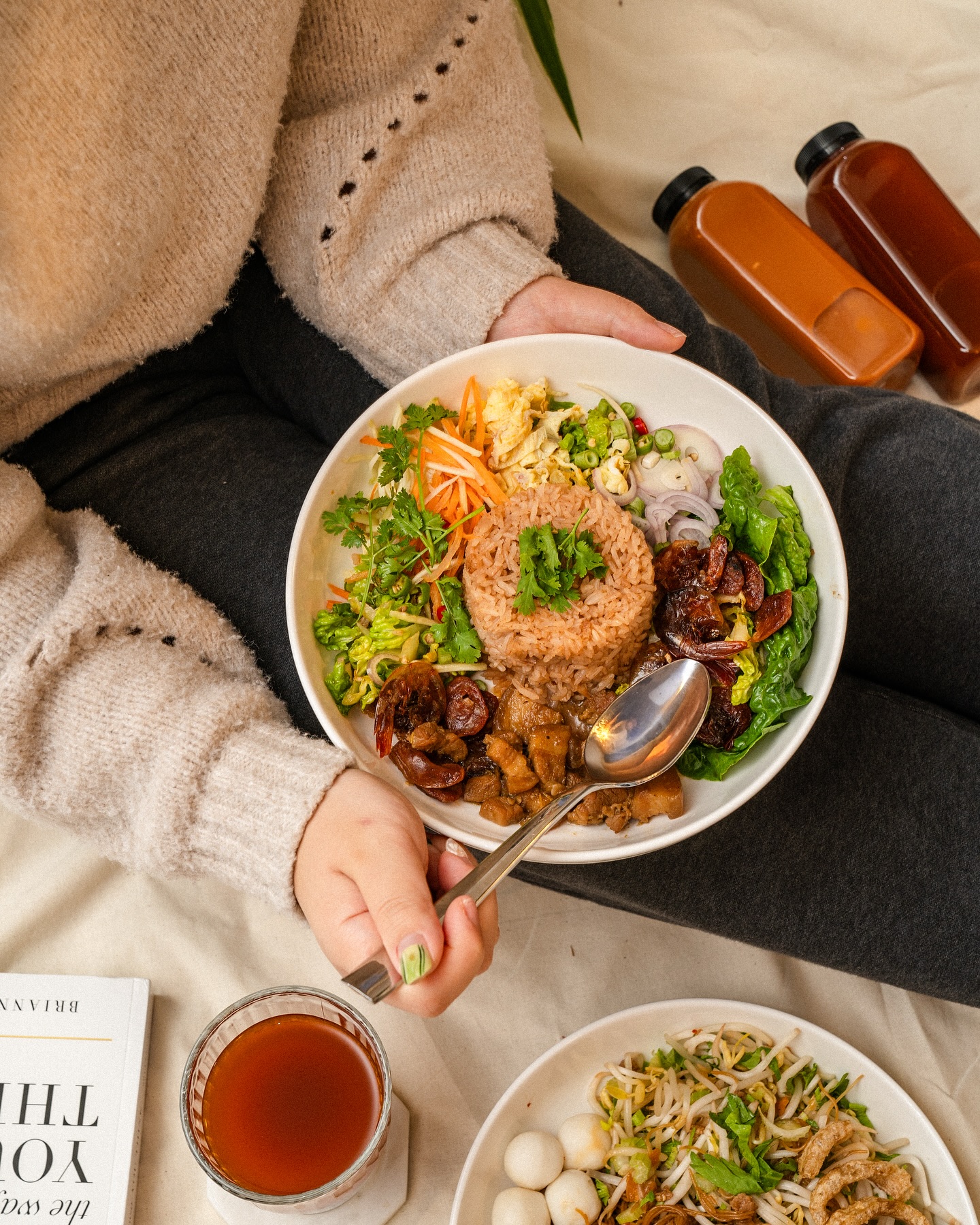Bored with your usual takeout? Let's Thai things up!
Our Khao kluk kapi (Shrimp Paste Fried Rice) might be the one.
🥘This dish is special due to its unique combination of various ingredients:
Caramel Shrimp, Sour Mango, Long Beans, Shredded Omlette, Sweet & Salty Pork Belly, Wing beans, Shallots, Red Chili, and Shallots.
🧡 Open daily. Delivery around Vancouver 🧡
@callmejakethaifood
.
.
.
.
.
#eatyvr
#nomsmag
#streetfood
#thaifood
#thaifoodlover
#thaifoodvancouver
#thaistreetfood
#vancouvereats
#vancouverfood
#vancouverfoodie
#yvreats
#yvrfood
#yvrfoodie