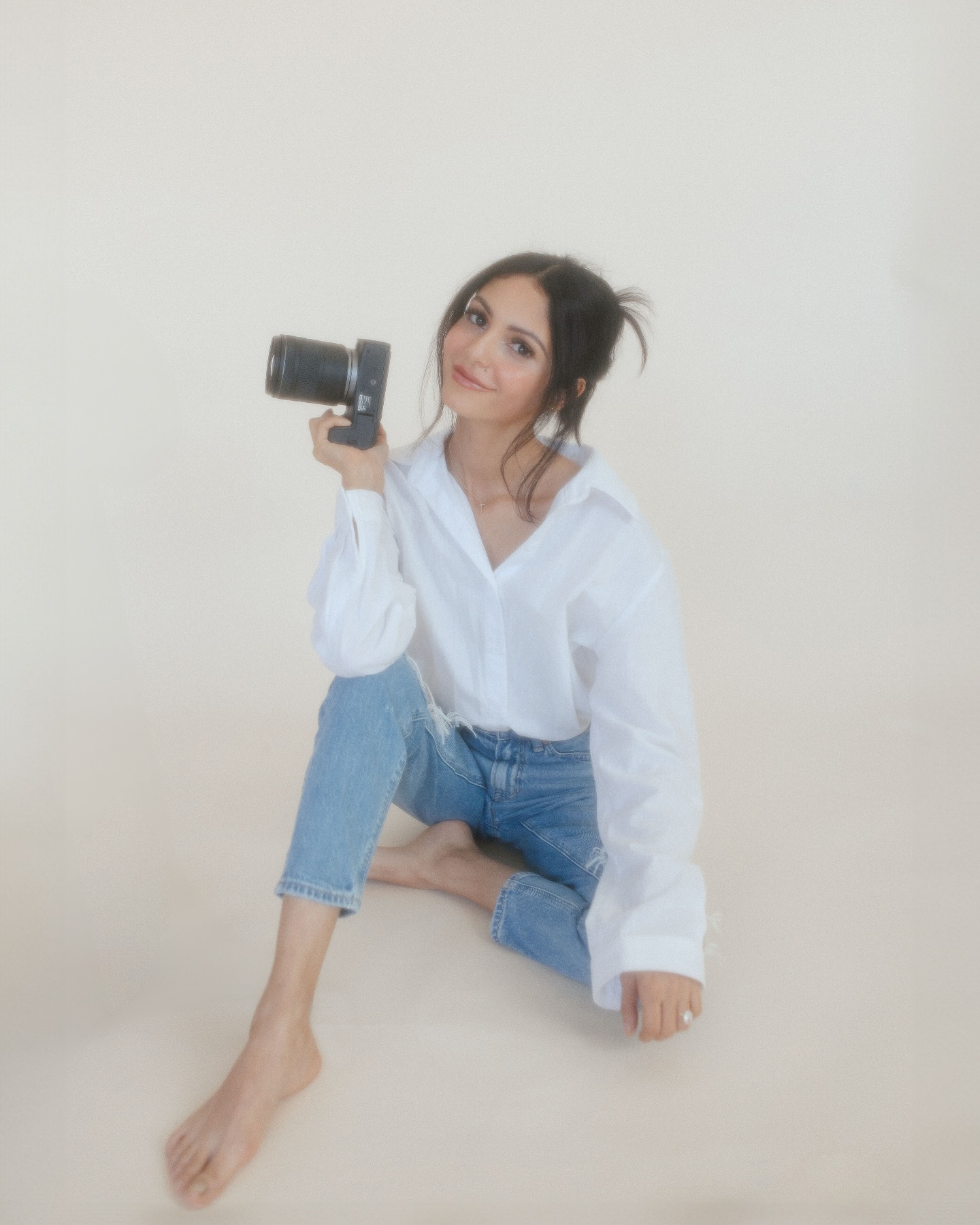 So many new friends on here, it’s time to say hello!
Hey, I’m Hawraa! A photographer capturing love, laughter, and the raw emotions of wedding days. I’m a cozy soul who finds joy in coffee, warm spaces by the fireplace (regardless of what season it is) and fresh flowers. I adore photographing weddings, couples, and families, especially when the sunshine hits just right. Welcome to my little corner of the world, where every moment is a memory waiting to be captured 📸 ✨