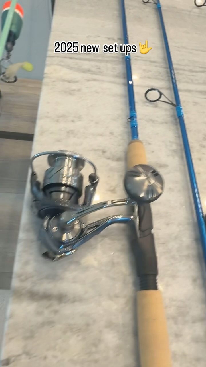 Waterloo rods Salinity and the New Tide series spinning rods matched with Florida fishing products Bahia 2500 and Osprey Pro CE reels with power handles, both exceptional companies to work with, give my buddy Mike Vasquez a call 1-361-513-040 @waterloooutfitters and he can set you up with the same combos as you see here!