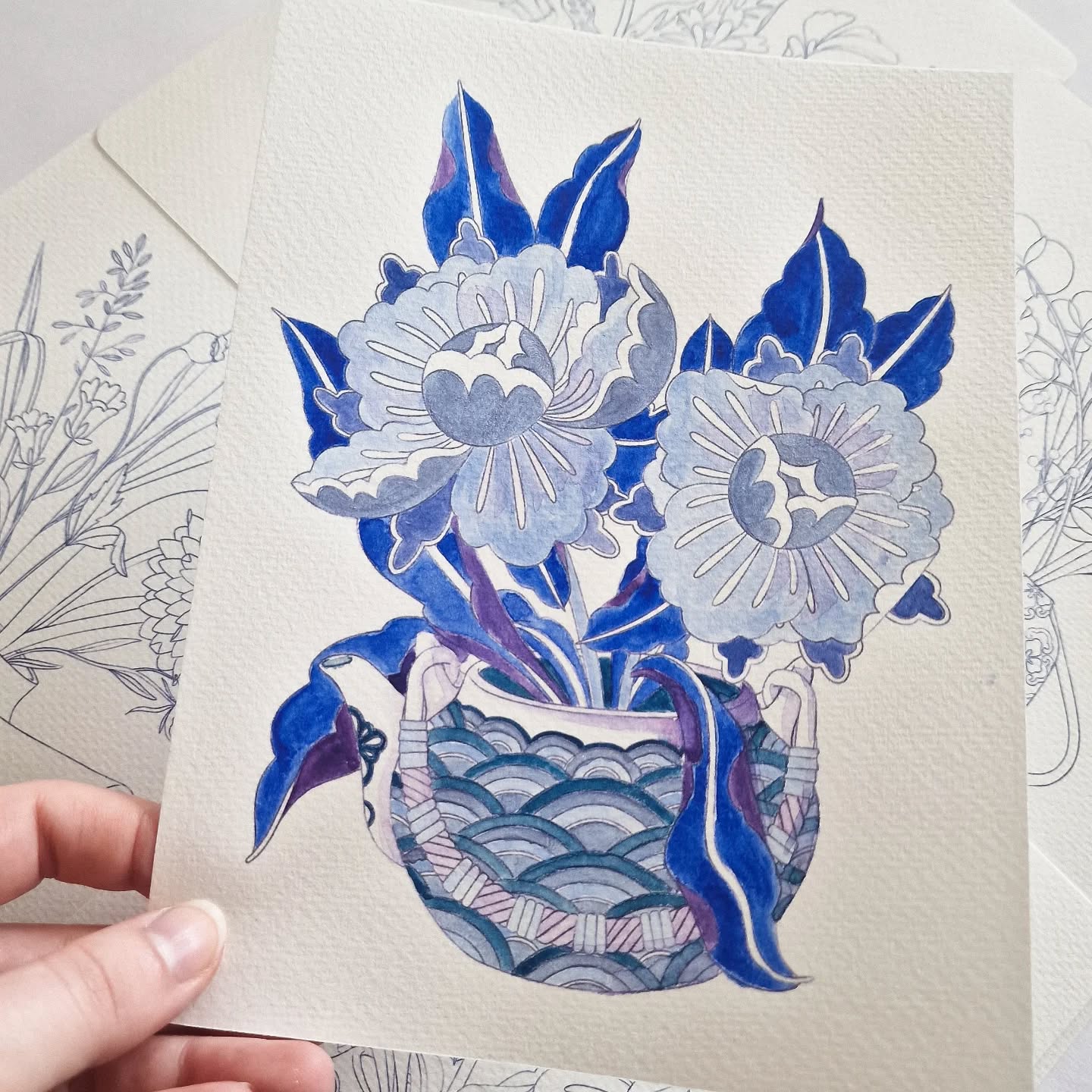 J'ai fait un petit test (enfin petit... 2heures ahahah) des couleurs du nouveau set "Passage à l'heure des thés" en collaboration avec @oh.my.goz 💙
Je n'ai fait que des aplats sans ombres et sans détails et ça rend déjà trop bien (enfin je trouve :)) ✨
J'ai trop hâte d'avoir "un peu" de temps pour faire les autres illustrations! Parce que je dis ça comme si c'était évident 😅 mais il y a 4 illustrations à peindre dans le set, en plus des 6 demi-godets d'aquarelles bleues imaginées par Amélie ! Et évidement les illustrations sont aussi dessinée par Amélie : beaucoup de belles fleurs et de jolies théières, vous pouvez en avoir un aperçu en story ou sur le dernier réel et évidement sur le site 👀
.
.
.
#aquarelle #faitmain #faitenfrance #lepigmentarium #bleu #théière #thé #illustration #collaboration #artisanatfrancais #peintureaquarelle #artisanlyonnais