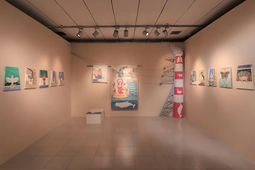 Revisiting the works from the Samdani Art Award exhibition at DAS 2023, curated by Anne Barlow. Part I.
The Samdani Art Award 2023 showcased works by twelve emerging Bangladeshi artists, who reflected on various social, economic, and ecological concerns during one of the most challenging climatic periods for South Asia. While each project is distinct in its focus and material form, the artists collectively engage with critical societal issues by questioning mainstream and binary thinking, advocating for change, and imagining spaces of possibility for the future.
Photograph 1 - আঠারো ভাটির দেশ, A Tale of Eighteen Tides, 2022-2023 by Purnima Aktar
Commissioned and Produced by Samdani Art Foundation for DAS 2023
Photograph 2 - মহানগর, Mohanagar, 2023 by Rakibul Anwar
Commissioned and Produced by Samdani Art Foundation for DAS 2023
Photograph 3 - একজন বাগানির স্বপ্ন , The Gardener’s Dream 2023 by Rasel Rana
Commissioned and Produced by Samdani Art Foundation for DAS 2023
Photograph 4 - হাওয়ায় নেওয়া চাঁদ, Winds carry moon, 2021-2022 by Sumi Anjuman
Commissioned and Produced by Samdani Art Foundation for DAS 2023
Photograph 5 - মরীচিকা, Mirage, 2022-2023 by Md Fazla Rabbi Fatiq
Commissioned and Produced by Samdani Art Foundation for DAS 2023
Photograph 6 - Almanac of an eroded land borrowed from our children, 2022-2023 by Sohorab Rabbey
Commissioned and Produced by Samdani Art Foundation for DAS 2023
@dhakaartsummit
@samdaniartfoundation
@nadiasamdani
@rajeebsamdani
@dhakadiana
@rux_q
@annebarlow7
@rakibanwar_
@md.rasel_rana.gd
@mdfazlarabbifatiq
@sohorab_rabbey
@sumi_anjuman
@swilin_haque
@sazzad1985
@iftekharnoor
#dhakaartsummit #samdaniartfoundation #dhaka #sylhet #art #artwork #DAS #exhibitions #contemporaryart #srihatta #artistresidency #sculpture #SAF #SAA