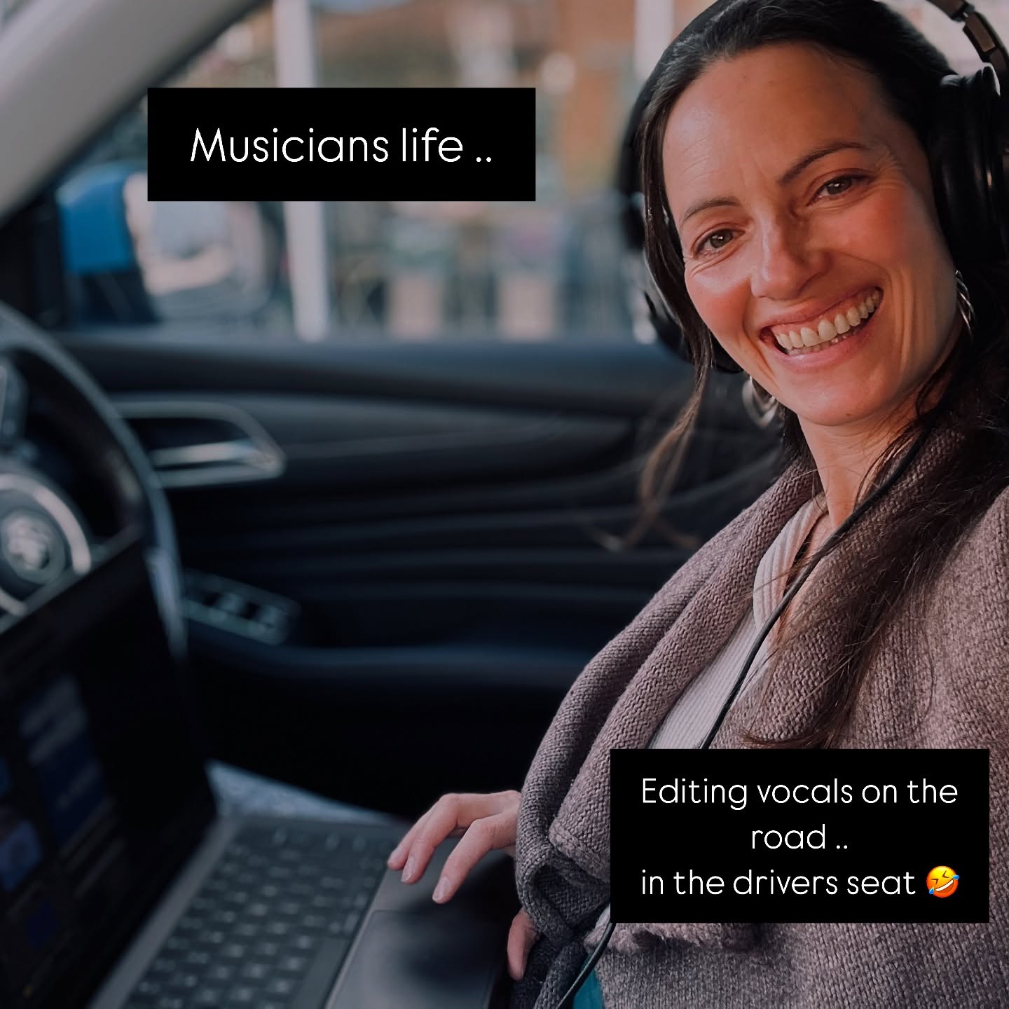 Had to meet a deadline to get some vocals to a dear friend whose song I’m singing harmonies on… it felt so joyful to find a way in the little gaps of time I had between homes, across countries, to make it happen 💕🥰🎶