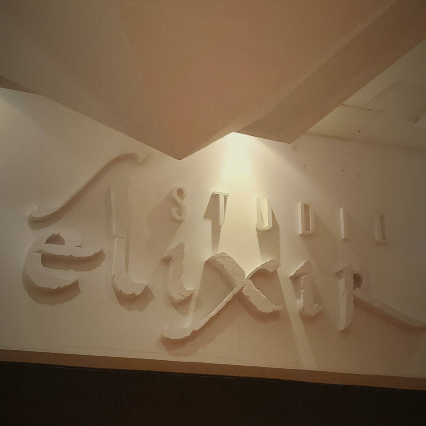 ❓Mais que faisaient les One Heart au Studio Elixir hier soir ? 🤔⁉️
PS : Les One Heart, ne dites rien 😁