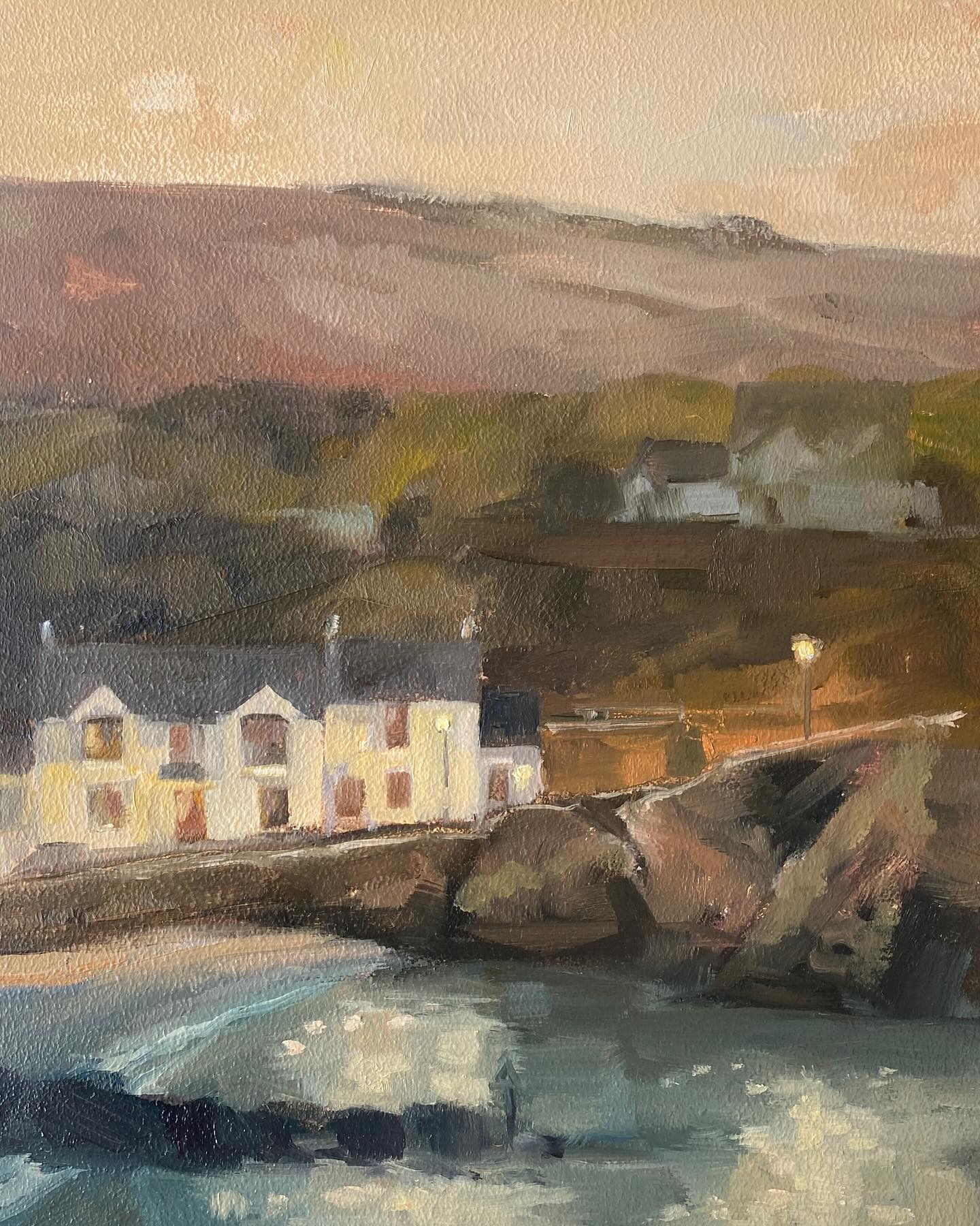 Experimenting with painting at Dusk- two of my Pembrokeshire paintings- The Swan Inn at Little Haven - painted frim the deck of our holiday rental, and Skokholm Island ( I think) from the back of the fabulous @runwayskiln cafe .
I could have taken better photos. I could have focussed and created better paintings . But hey! i am on holiday ! And I am having a blast …..
#paintingisfun #pembrokeshirecoast #contrejour #sunsetpainting #mindfulpainting #joyofpainting