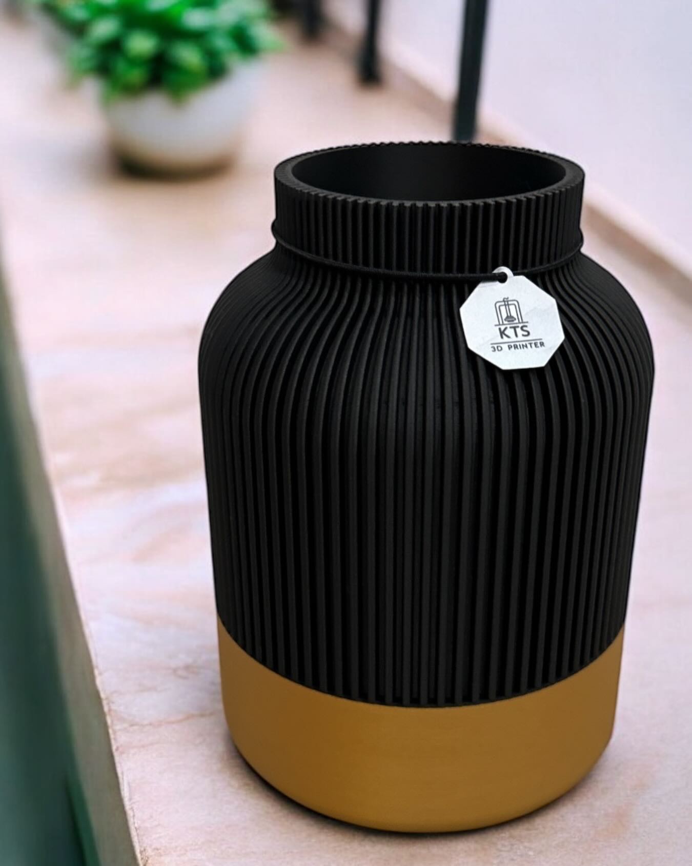 Zeitlos schöne Vasendesigns 👍🏻 #vase #dekoration #3d #black #gold #fyp