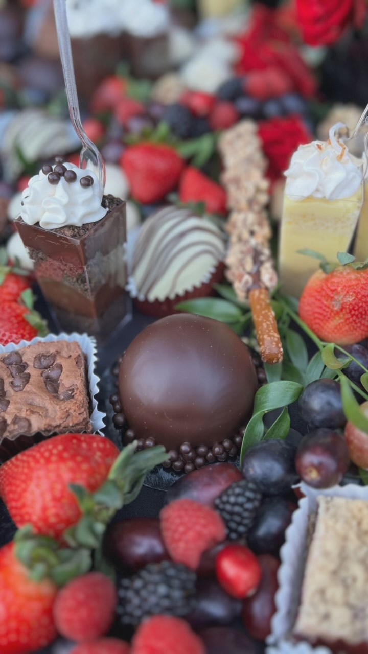 We Back!! ✨ 2025 Here we come! ✨
Our elevated dessert charcuterie tables are all the rage this year 😍 can’t wait to share more!
Thank you to @allaboutroofingllc for trusting us to put this fun spread together! 😊 Also @thevenueatchilleens is so dreamy! Love this venue! And @elliemaemakes for her black modern back drop brought it all together!
#edibleart #phoenixfoodie #kendrascountrybakery #desserttable #allaboutroofing