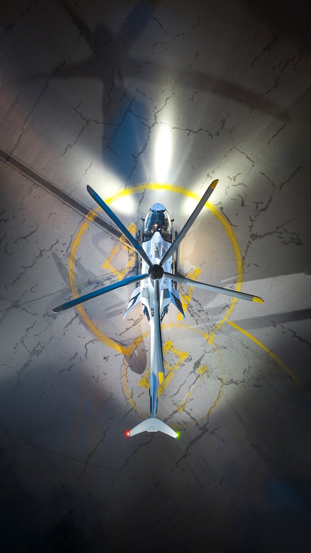 Airbus Helicopters H140 – Behind the Scenes
Anfang des Jahres durften wir mit unseren französischen Film-Kollegen in einer dreitägigen Co-Produktion den Imagefilm zum neuen Airbus Helicopters H140 drehen🎥 Anbei das Behind the Scenes über die aufwändige Produktion bei eiskaltem Wetter bis tief in die Nacht. #huckleberryking #airbus #h140 #imagefilm #donauwörth