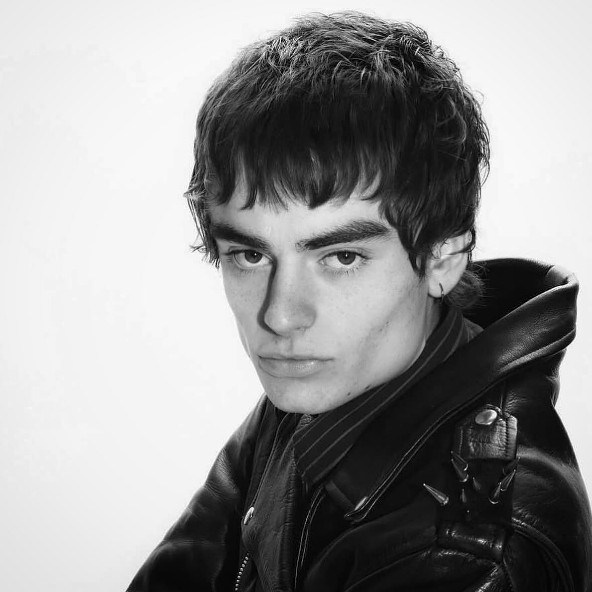 From classic cuts to modern fades, textured crops to long-layered styles - whatever the look, we’ve got you covered. At The British School of Barbering, we break it down step by step, making every style achievable. Ready to master the craft? Simplicity redefined. ✂️ #LearnBarbering #BritishSchoolOfBarbering #BarberTraining #Training #HairAcademy