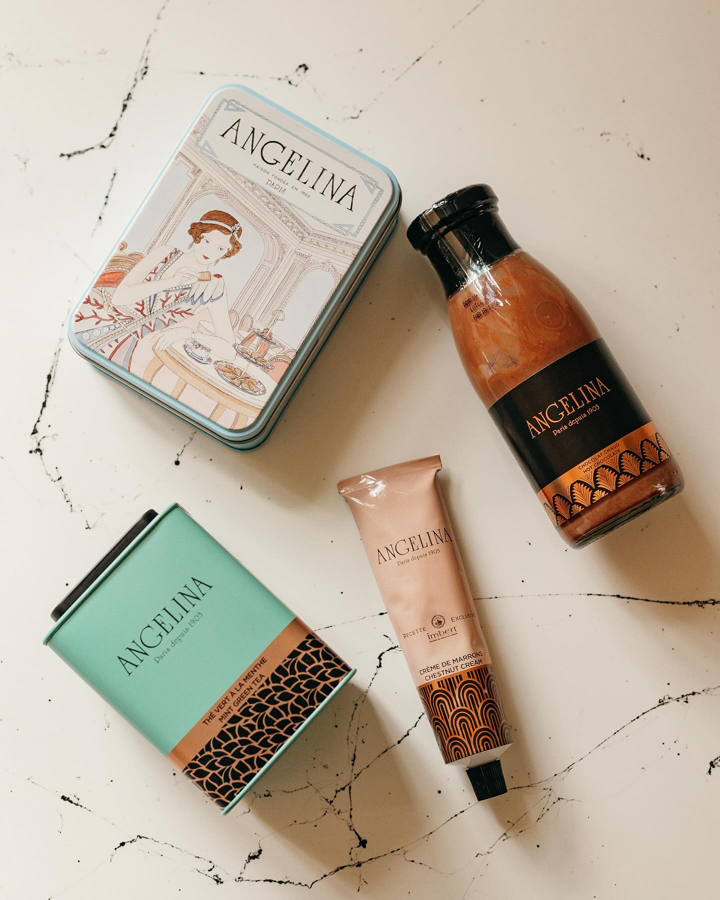 Feliz propone cajas de regalo para cada ocasión.
No hay nada igual en Madrid: sé único y sorprende a tus seres queridos con una caja que les hará sentir la elegancia y las tradiciones de París.
#caja #cajaderegalo #cajasorpresa #cajapersonalizada #cajadeté #cajaspersonalizadas🎀🎁💐 #cajadecumpleaños #cumpleaños #fiesta #fiestas #madrid #angelinaparis #frenchtouch #pascua