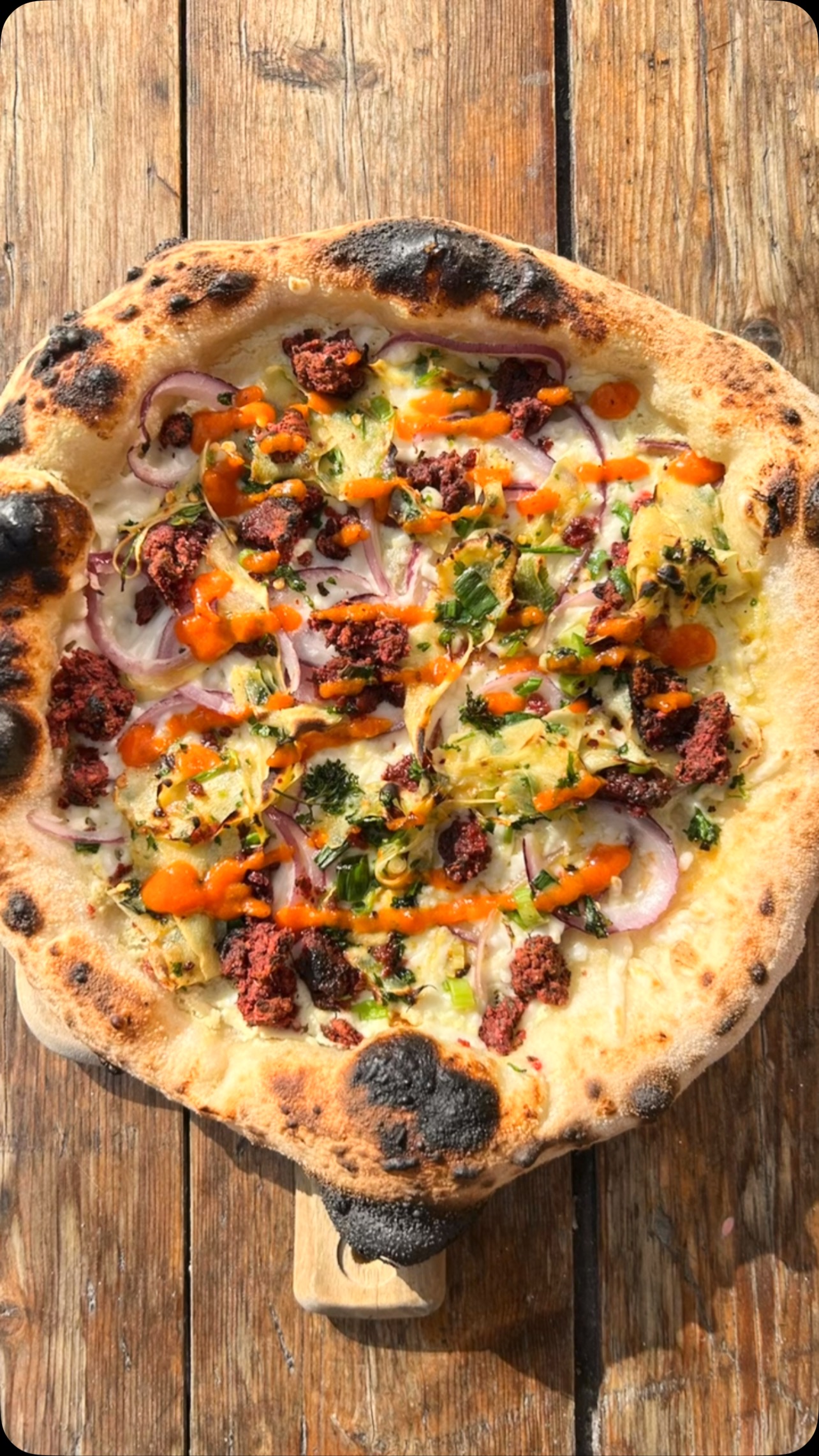 March Specials
RootānāRoll
Whipped garlic and tofu sauce, vegan cheese, red onion,chilli and parsley marinated spring onion and parsnips, beetroot falafel, roasted pepper drizzle
Parsnips A Beet
Whipped garlic and tofu sauce, mozzarella, red onion,chilli and parsley marinated spring onion and parsnips, beetroot falafel, roasted pepper drizzle
Boar Blimey
Whipped garlic and tofu sauce, mozzarella, red onion,chilli and parsley marinated spring onion and parsnips, beetroot falafel, wild boar salami,roasted pepper drizzle