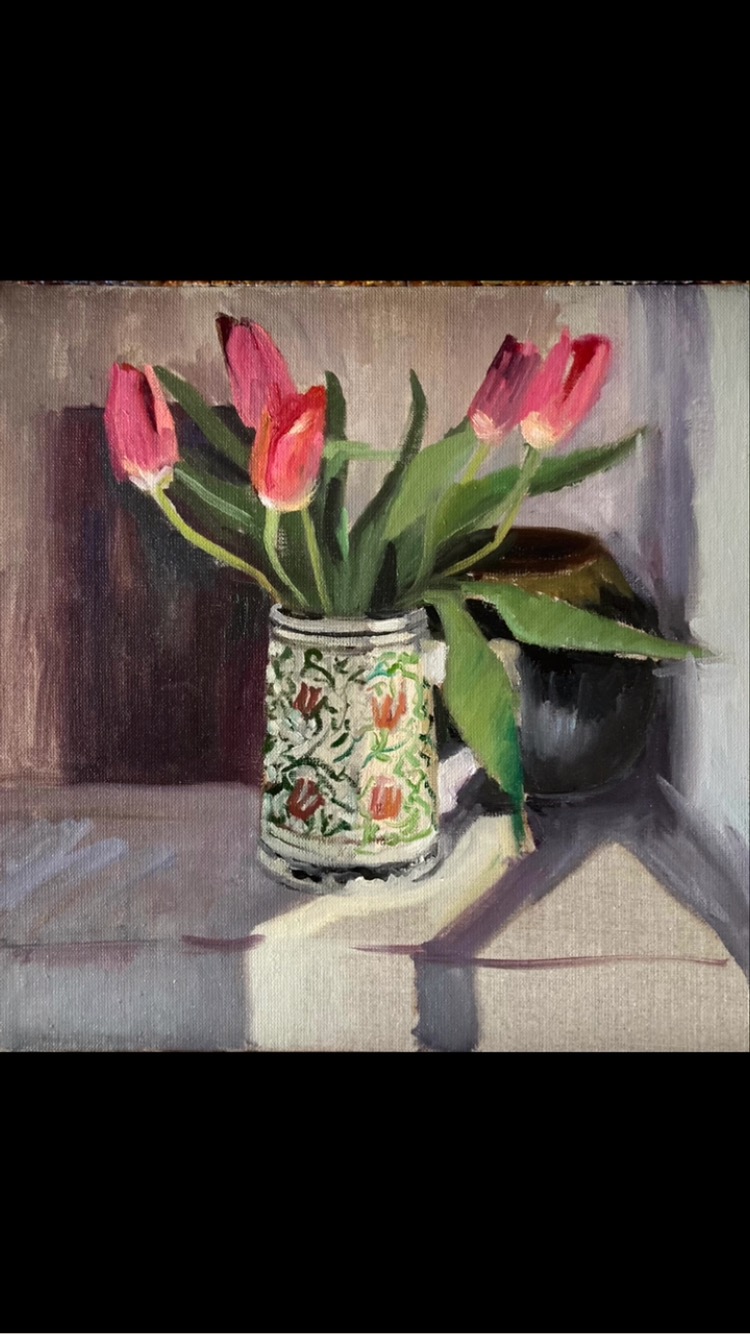 Working on a loose painting of some tulips in a lovely tankard that I found in the charity shop. The sun was coming through the window hitting it on the shelf in the sitting room.
#stilllife #stilllifepainting #stilllifepaintings #oilpainting #tulips #tulippainting #suffolk #woodbridge #suffolkartist #artforsale #suffolkart #suffolkartists #suffolkart #stilllife #flowers #loosepainting #demo #progress #dailypainting #sunlight #suffolklife