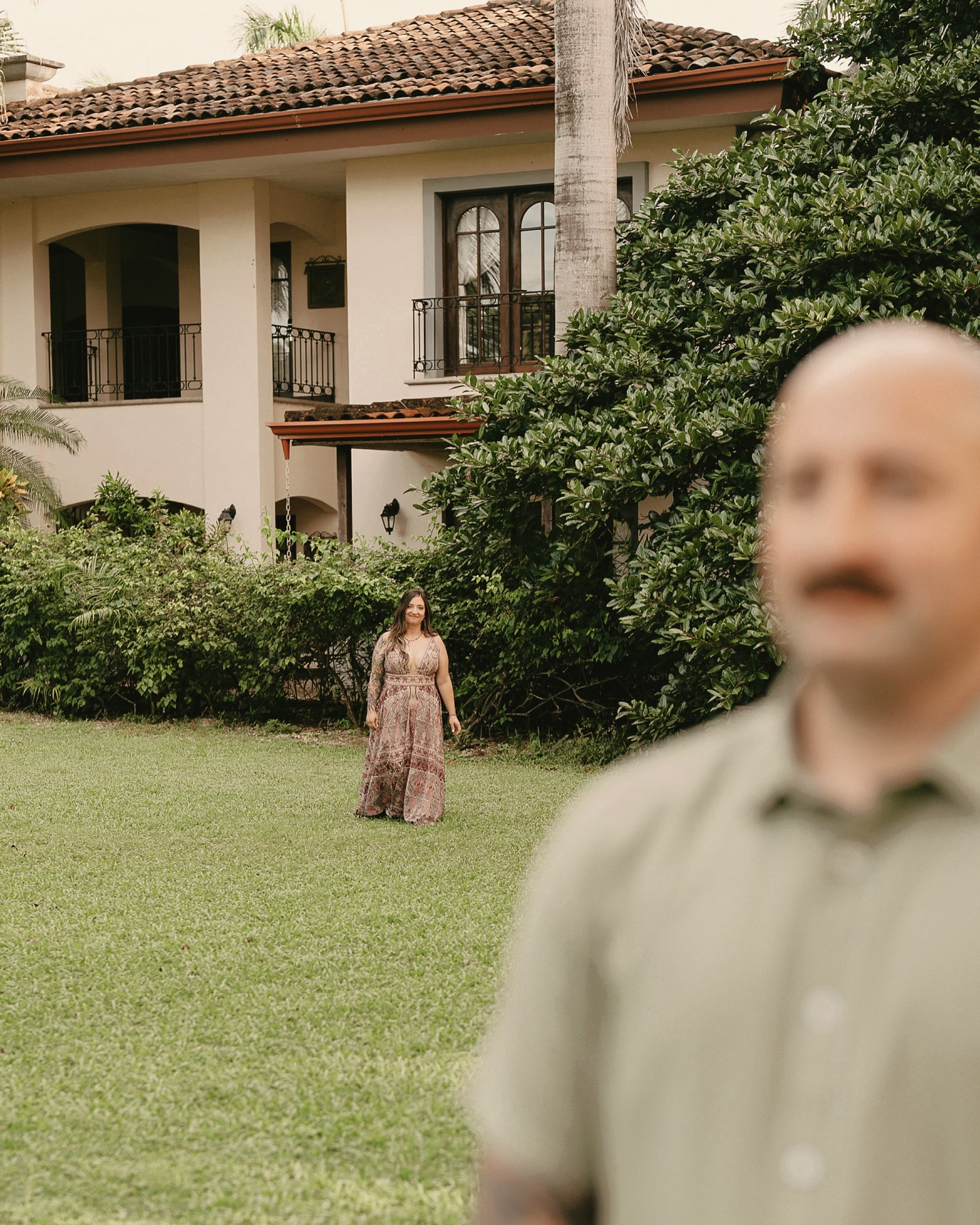 The first look between the bride and groom is always filled with emotion and excitement.
First look or wait for the ceremony—what’s your preference?