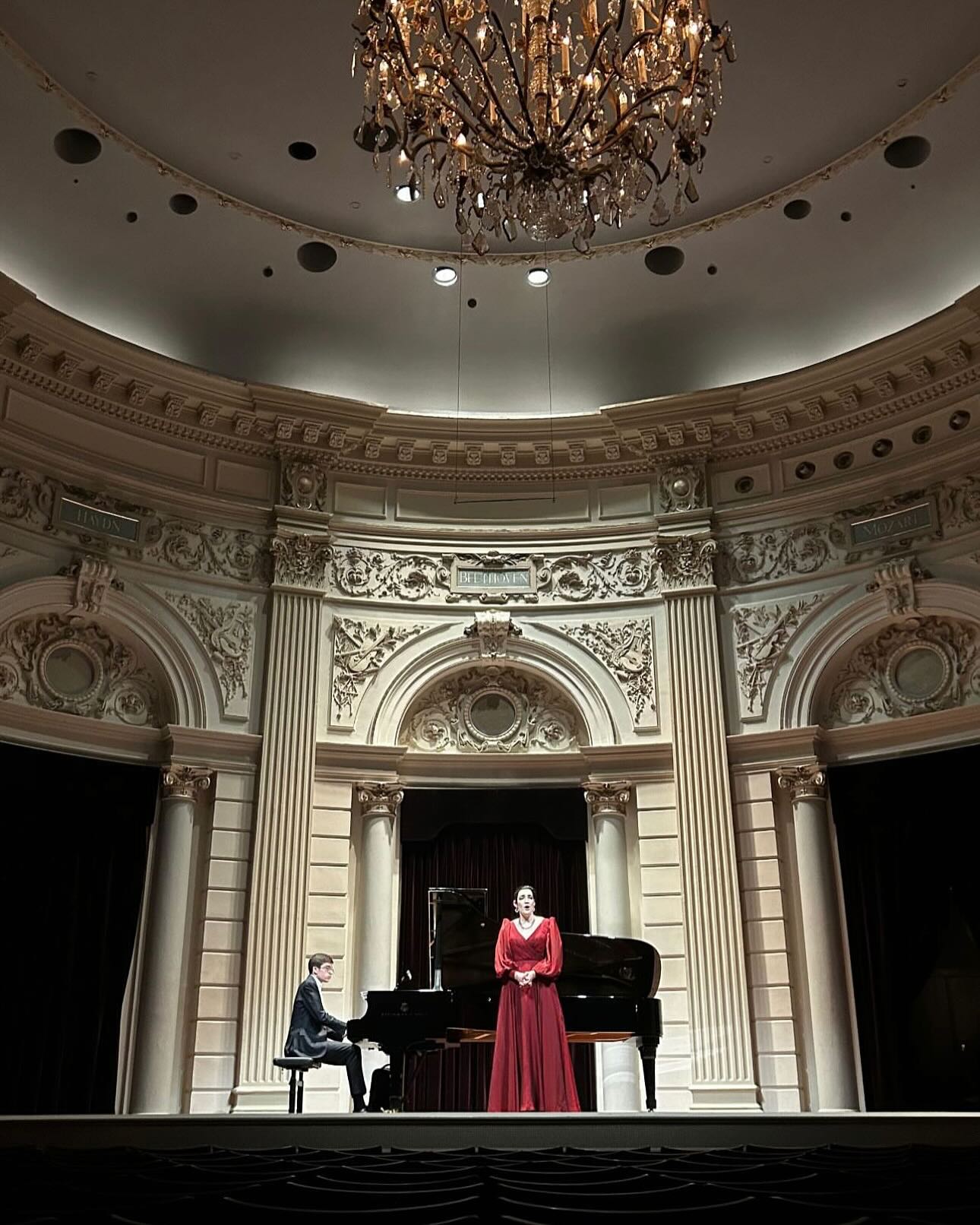 It was the biggest, most wonderful joy to sing a (sold-out!) recital with @daniel_ruizdcc in the Concertgebouw this week. What a sacred space to get to experience filling with music.
And the best bonus was getting to have some of my favorite people in the world - from near and far - there with us! ♥️
