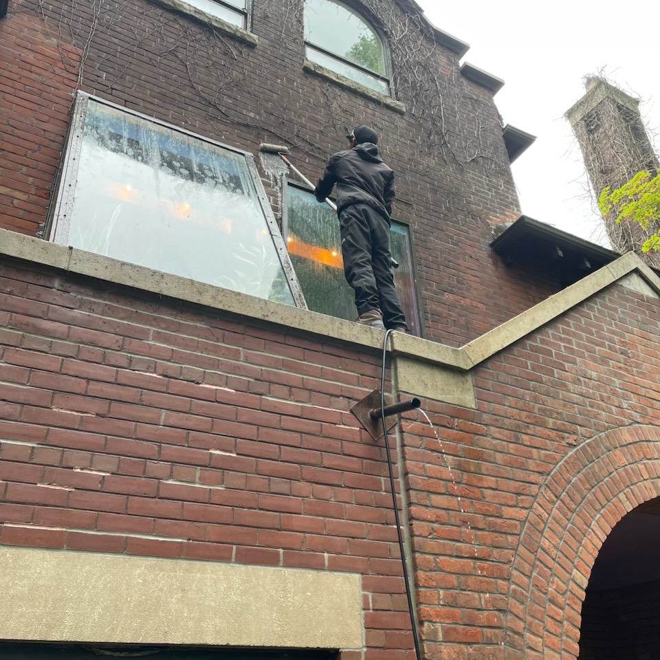 Brick Cleaning Services
#bricklayer #masonry #brickrepair