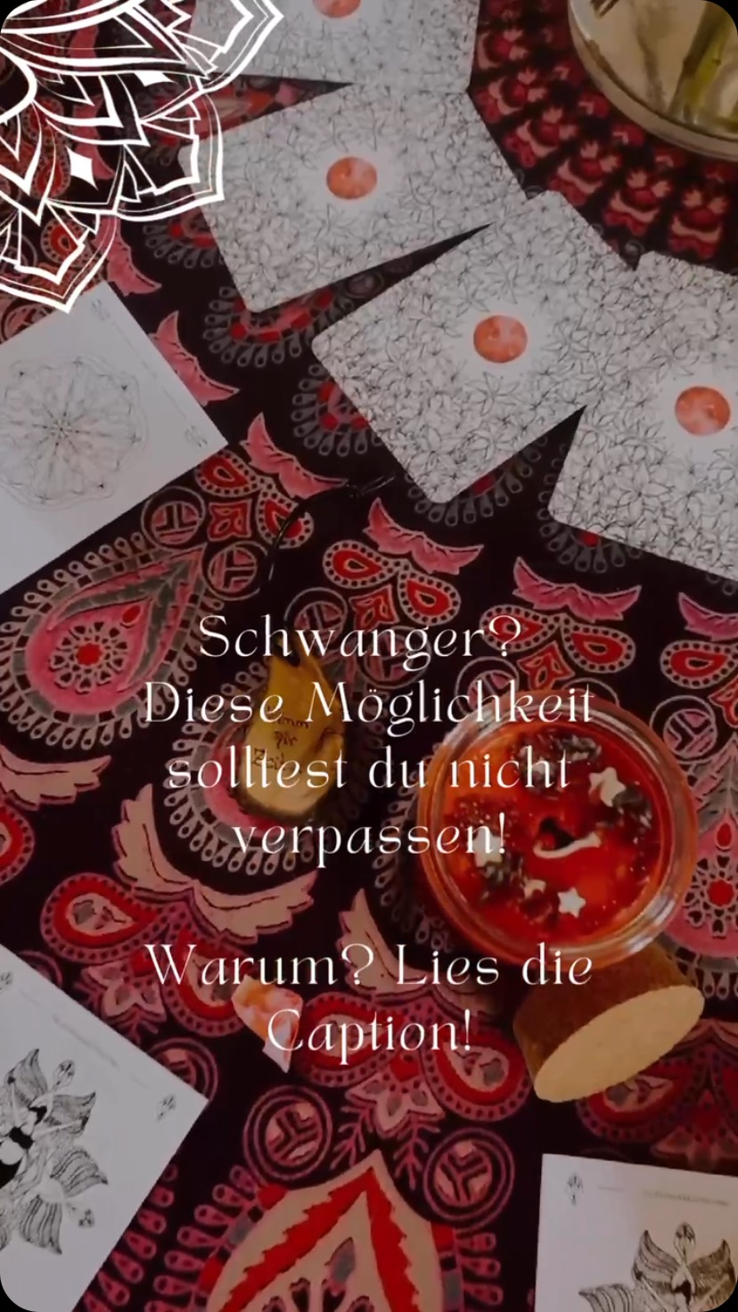 Für manche Rituale gibt es nur ein kleines Zeitfenster im Leben zum Beispiel für Rituale in einer Schwangerschaft. In dieser besonderen Zeit, wenn du ein Baby unter deinem Herzen trägst kannst du die Möglichkeit nutzen dich bei einem Mother’s Blessing feiern und stärken zu lassen oder auch an einem Mom-to-Be Circle gemeinsam mit anderen schwangeren Frauen im Kreis zusammen zukommen.
Da muss natürlich das Datum passen, der Kreis und auch der Ort. Wenn ich noch einmal schwanger werden würde, dann würde ich mir diese Chance nicht entgehen lassen. Denn es entstehen in diesen besonderen Kreisen magische Momente die unvergesslich und einzigartig sind.
Wenn du deine Chance nutzen möchtest – komm zu einem Mom-to-Be Circle. Folgende Termine biete ich dazu in diesem Jahr an:
Frühling: 5. April 2025
Sommer: 27. Juli 2025
Winter: 22. November 2025
Oder du gönnst dir ein ganz individuelles Mother’s Blessing nur für dich!
Kontaktiere mich gerne bei Fragen! Ich begleite dich von Herzen gern!
Deine Anke
MOTHERSBLESSING
BLESSINGWAY
SEGENSFEIER
MOMTOBECIRCLE
#mothersblessing #blessingway #momtobecircle #blessing #momtobe2025 #schwanger2025