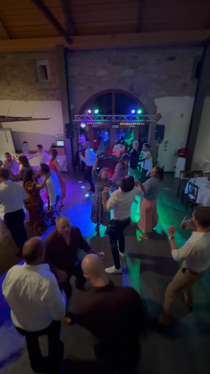 Diese Party? ✨ Genau das, was du willst, oder? 😉 Wir bringen den Vibe! DJ-Duo für unvergessliche Momente. 🎶
This party? ✨ Exactly what you want, right? 😉 We bring the vibe! DJ duo for unforgettable moments. 🎶
#PartyGoals #DJsOnly #EventVibes #MusicIsLife #DanceAllNight #GoodTimesOnly